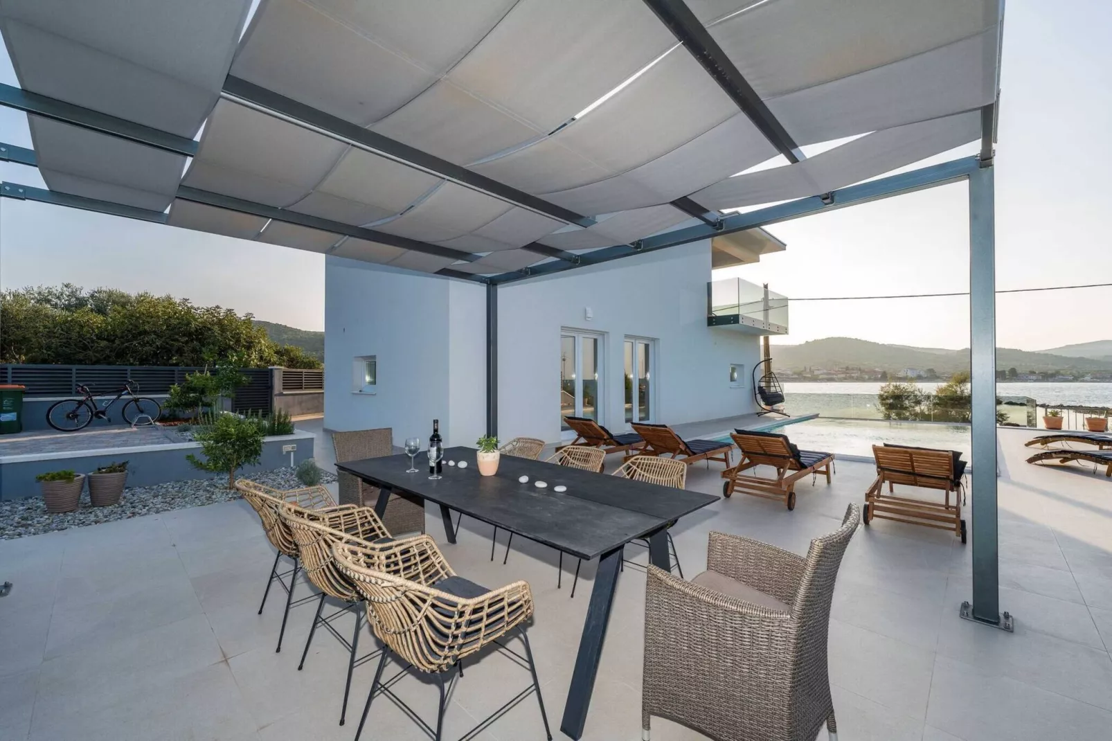 Sea view Villa Tala-Terrasbalkon