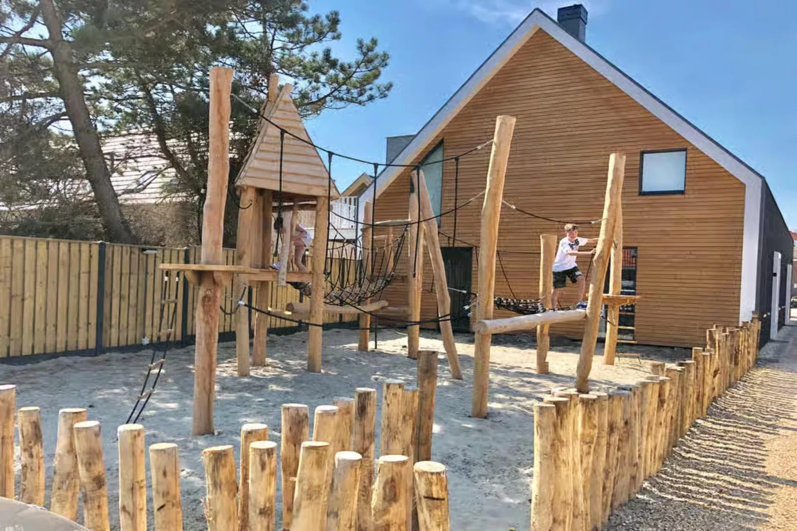 Plein 40 Lodge 18-Gebieden zomer 1km