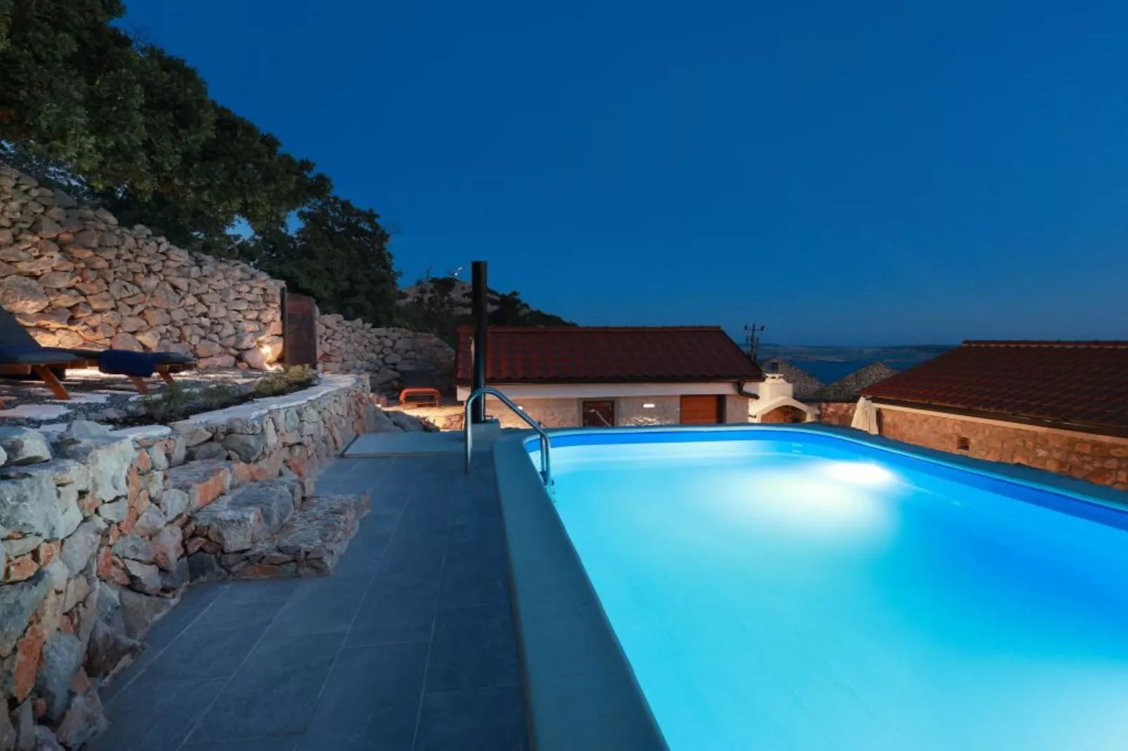 Ana’s Stone House Jurčić Kalić with the Pool-Zwembad