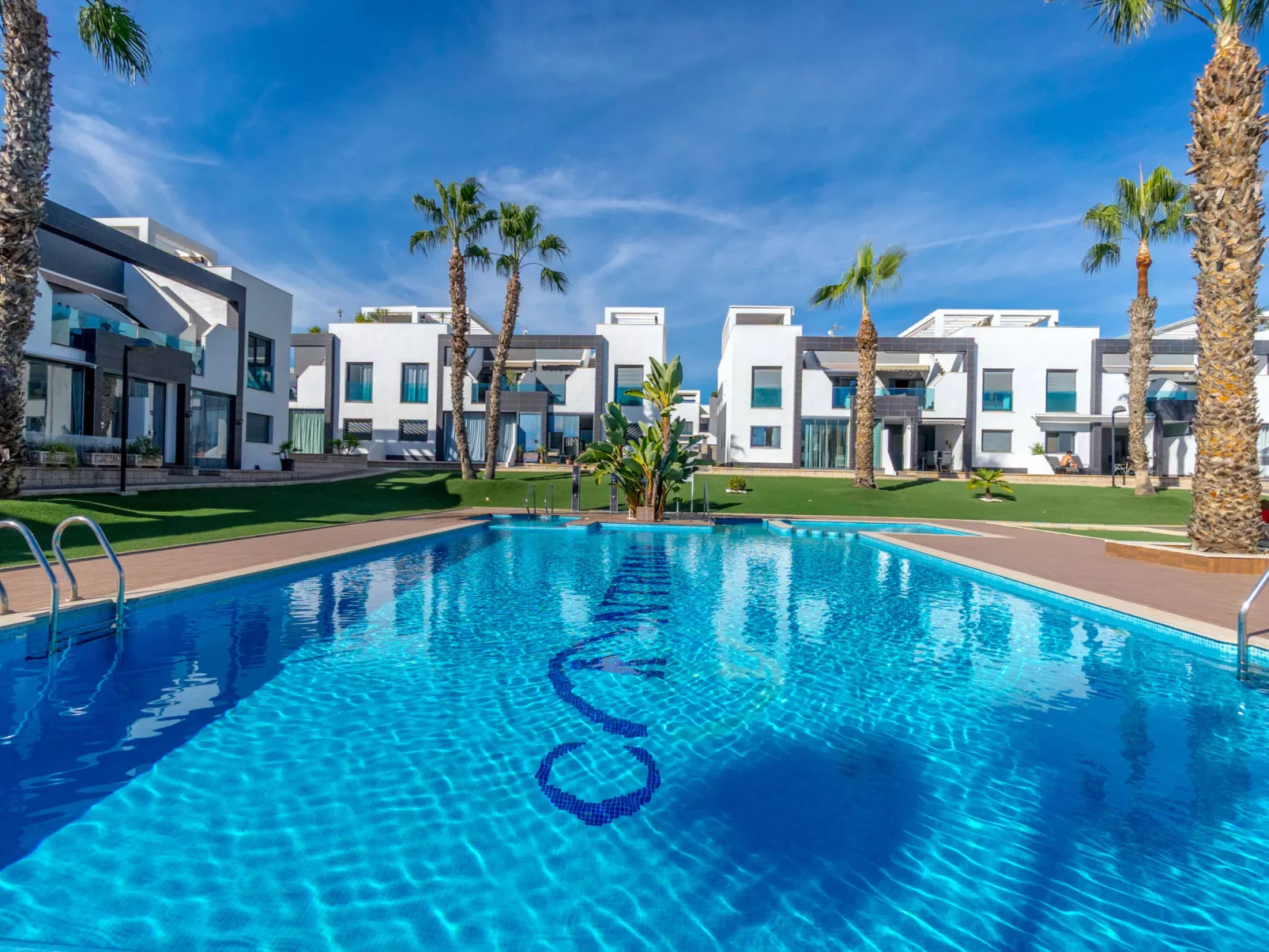 Oasis Beach 1-Buiten