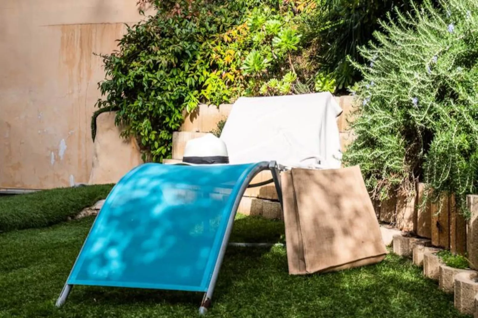 Résidence Rez-de-jardin Palm Beach, Piscine, Plages à Pied-Niet-getagd