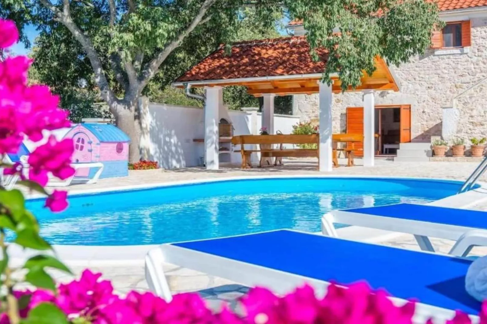 The Grandfather Villa – Heated Pool Retreat-Zwembad