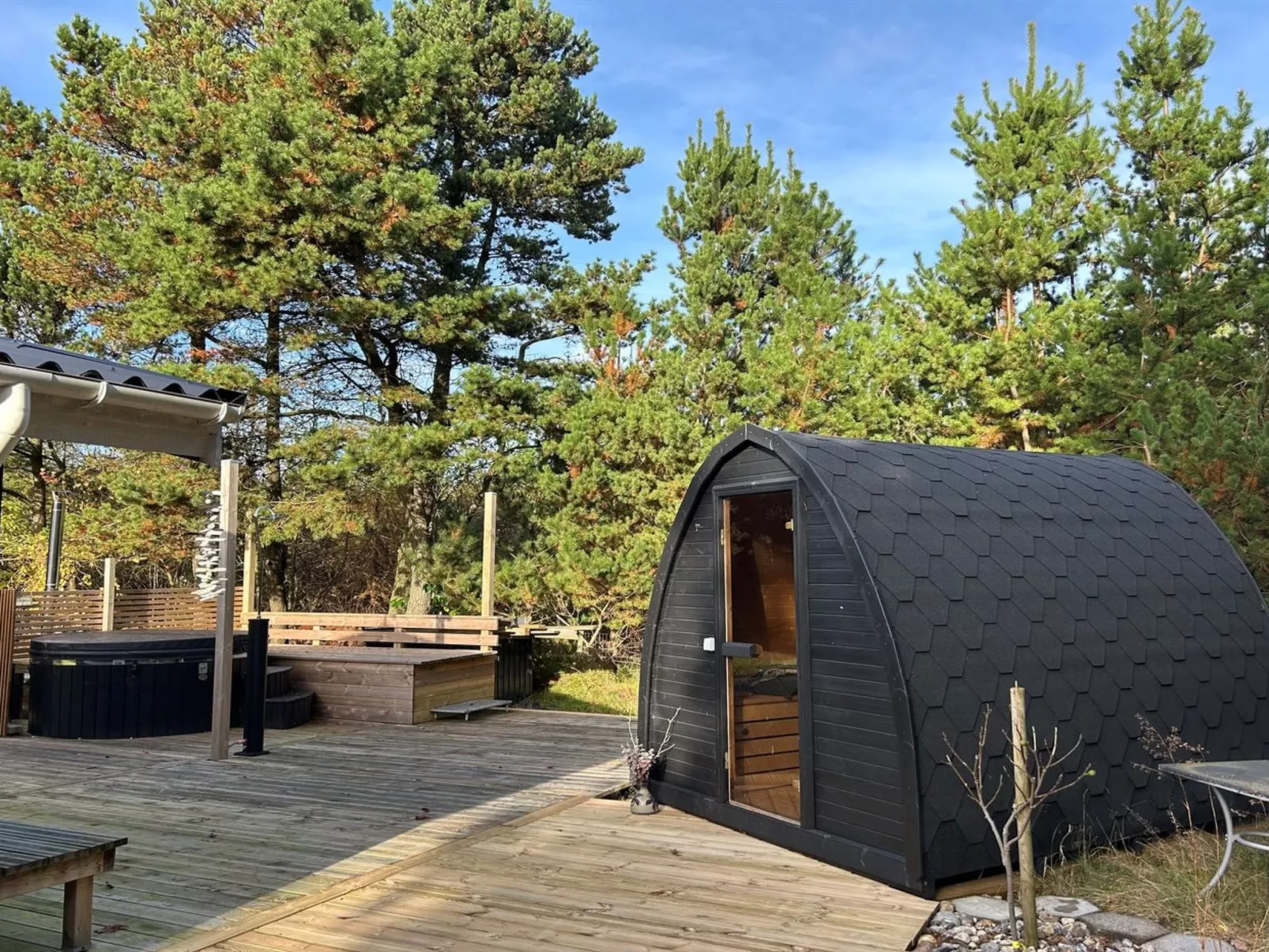 "Toimi" - 500m to the fjord-Buiten