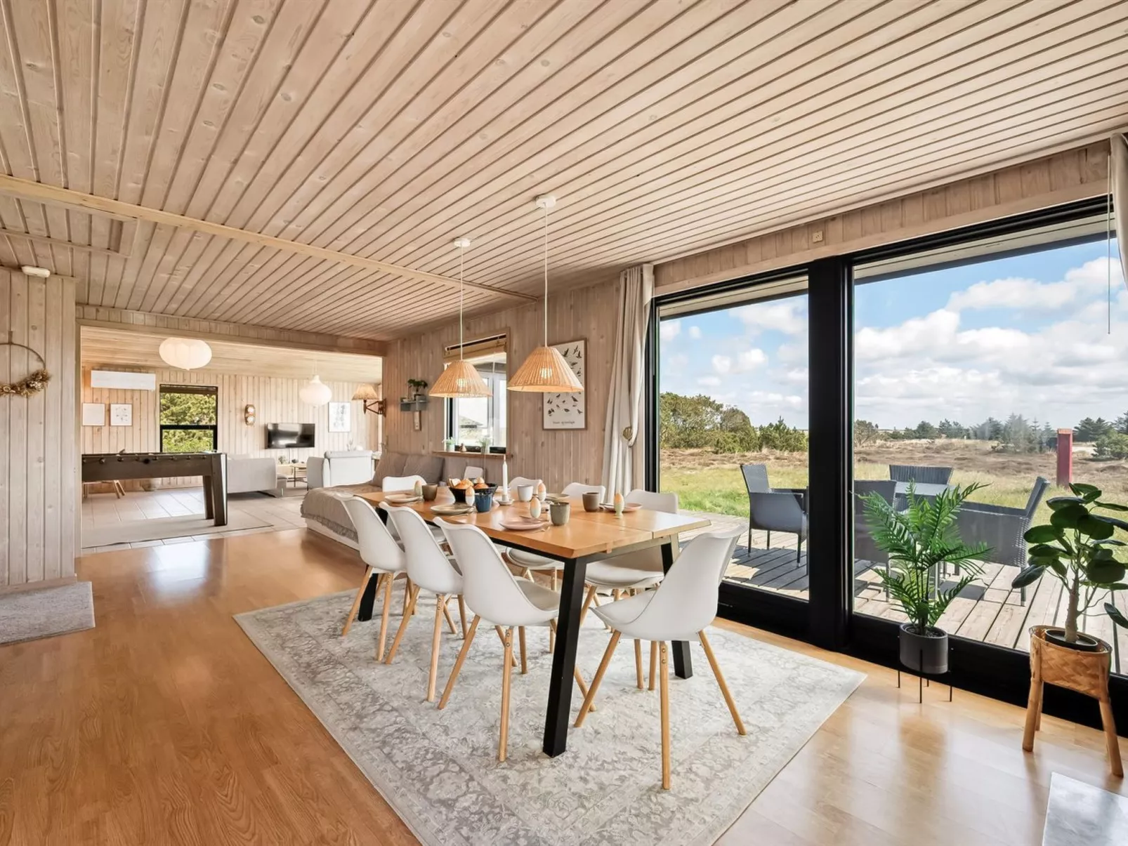 "Brunkil" - 500m from the sea-Binnen