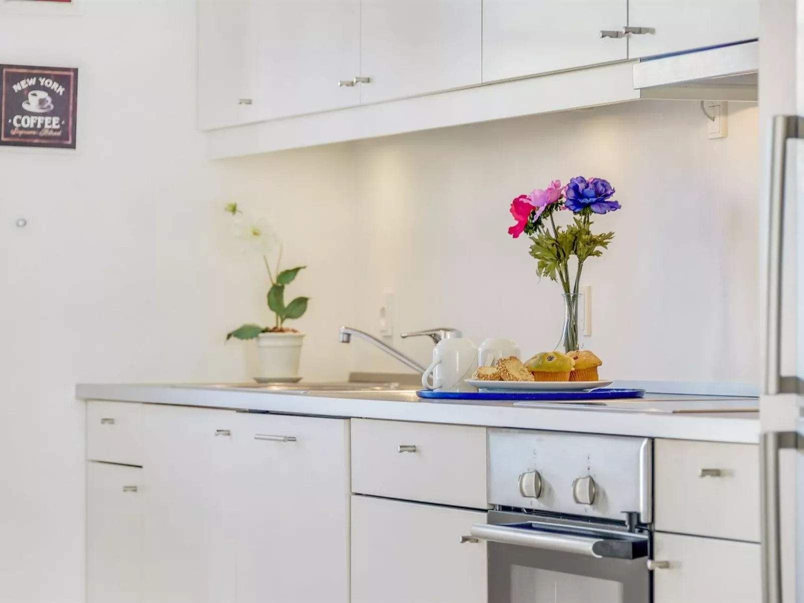 "Joar" - 5m to the fjord-Binnen