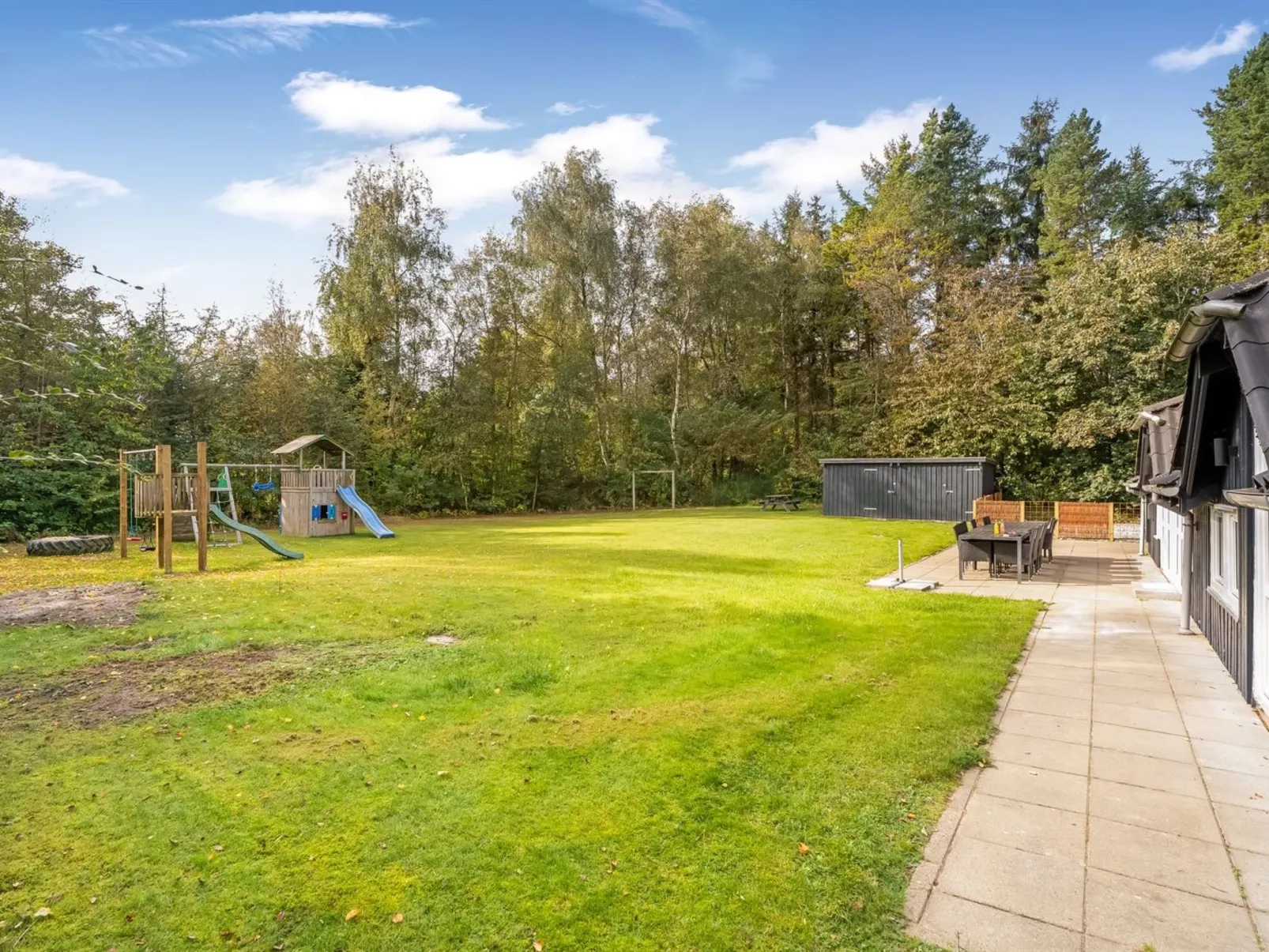 "Eisa" - 300m to the fjord-Buiten