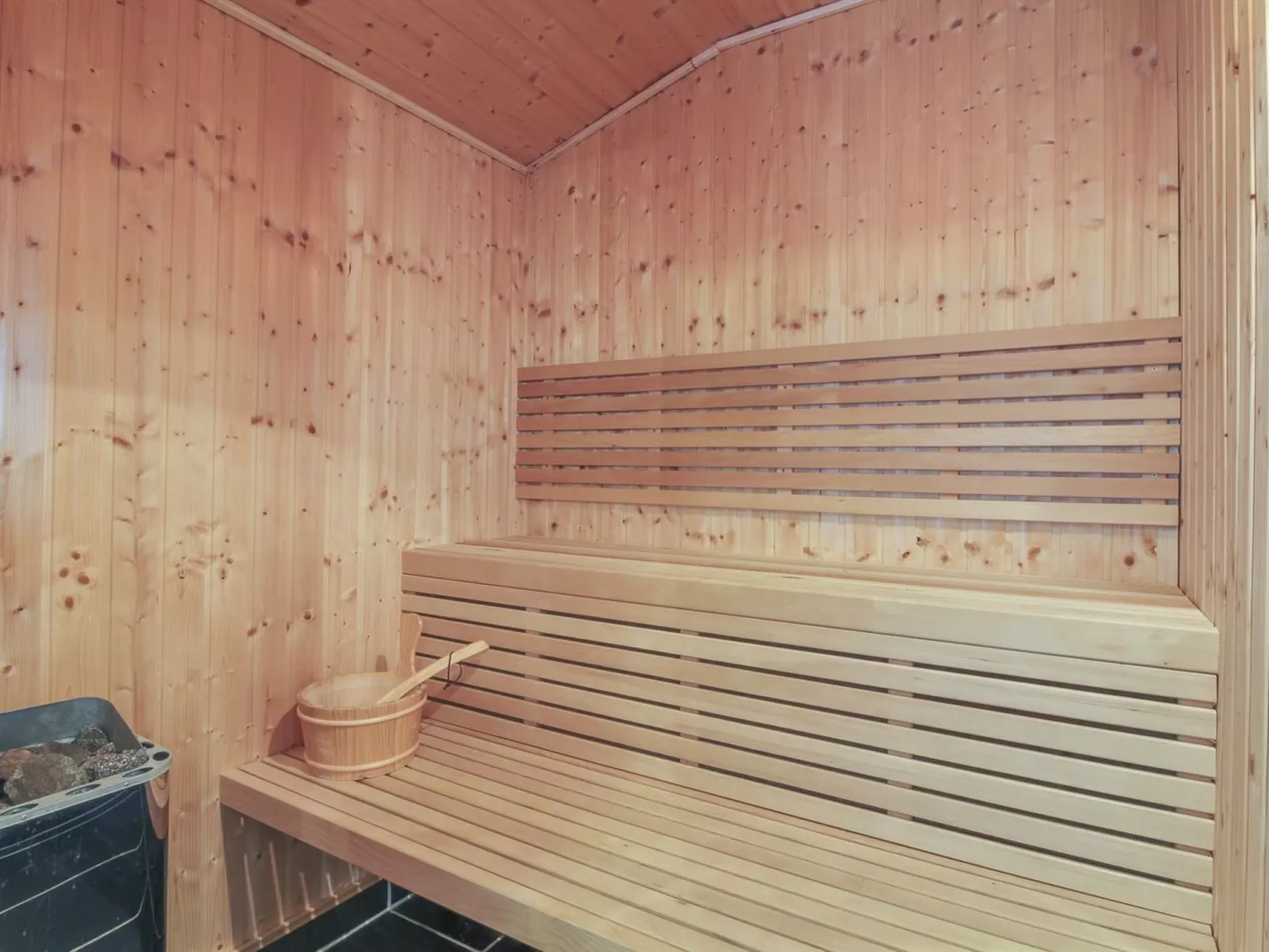 "Susan" - 600m from the sea-Binnen