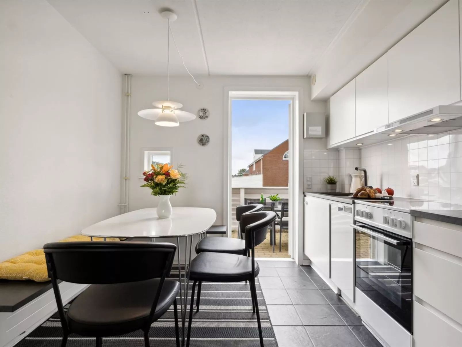 "Akim" - 2km from the sea-Binnen