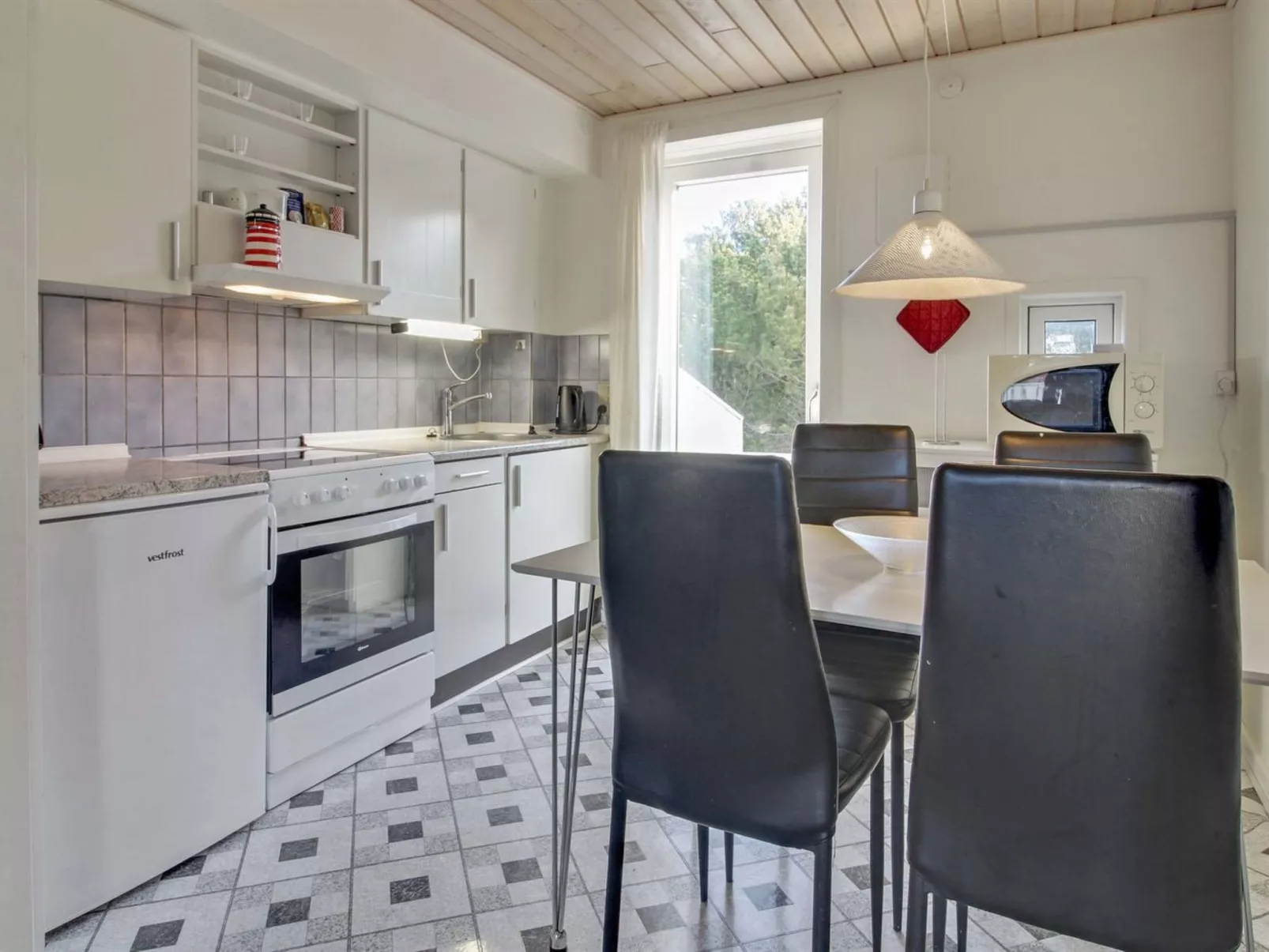 "Edeltraud" - 2.3km from the sea - Binnen