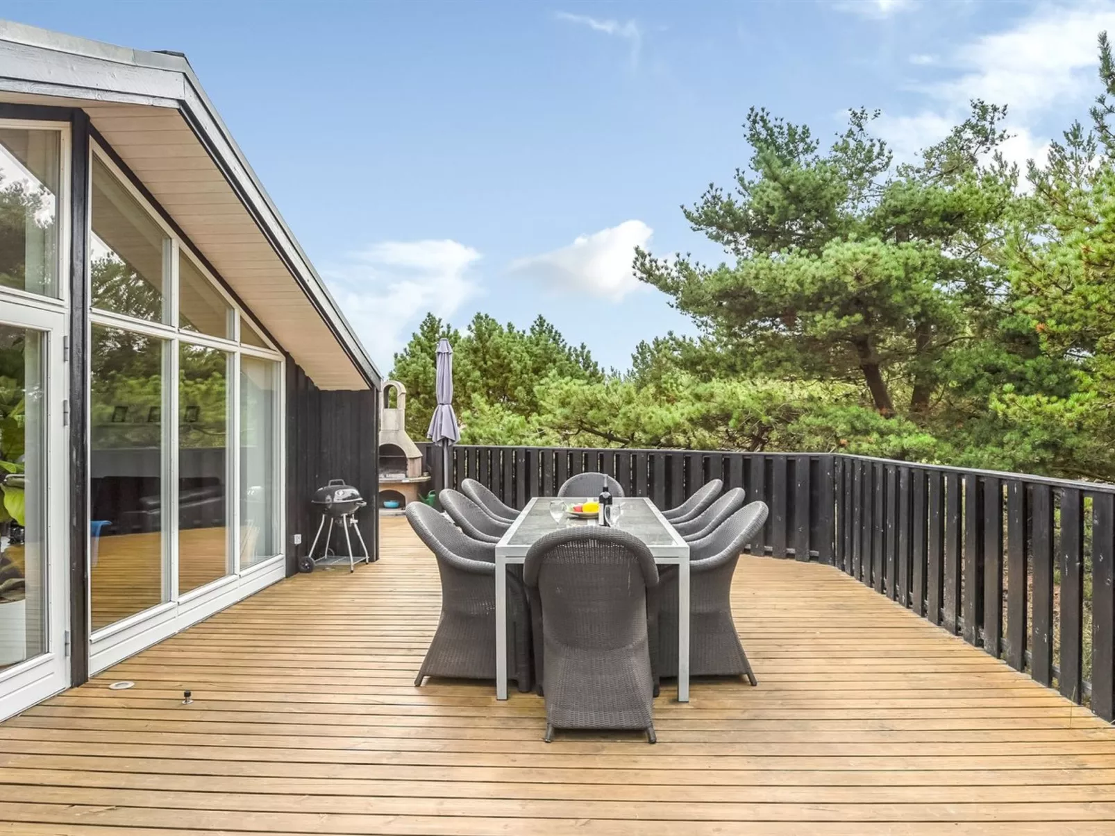 "Lav" - 3.8km from the sea-Buiten