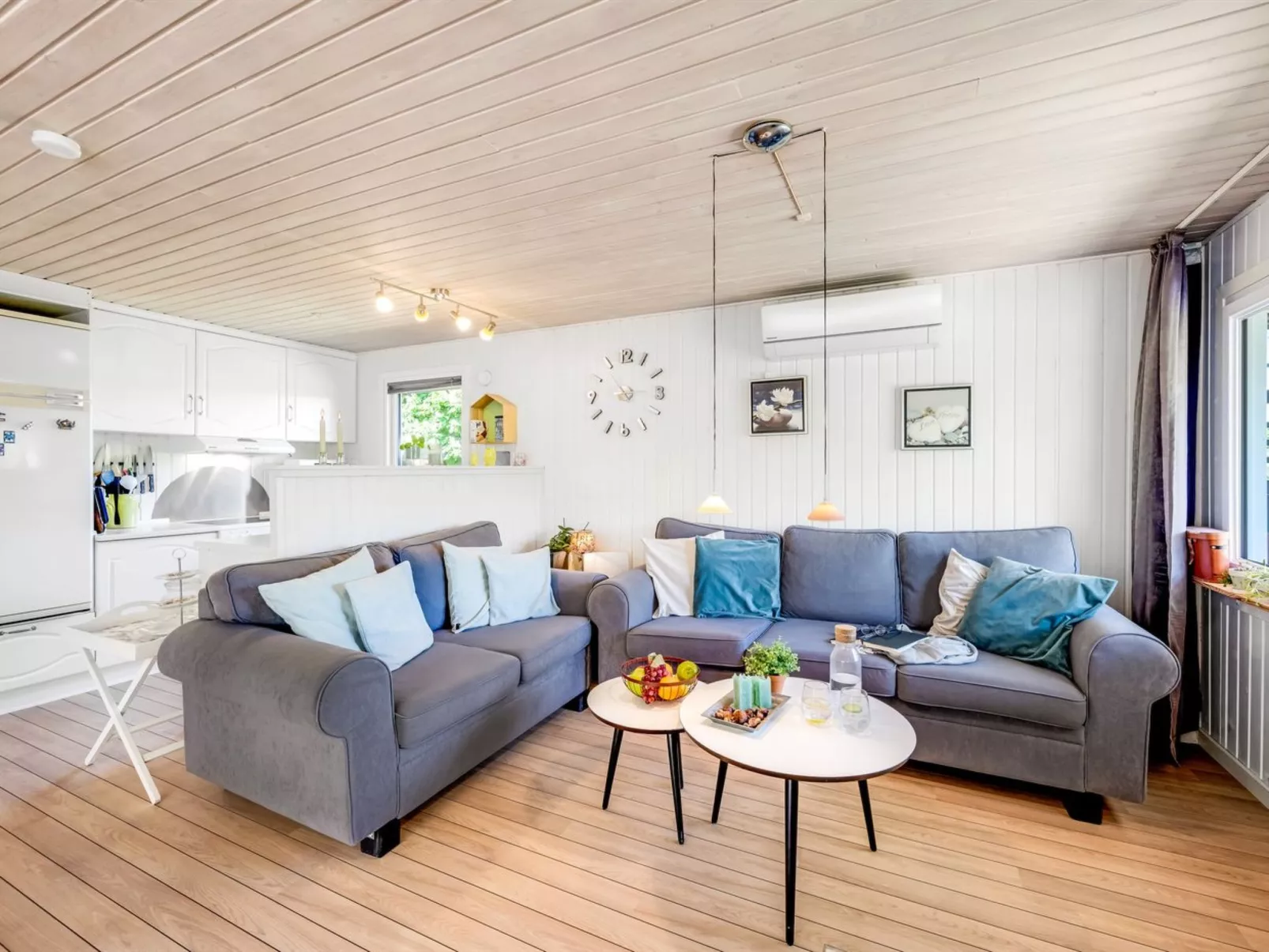 "Sebine" - 400m to the fjord-Binnen