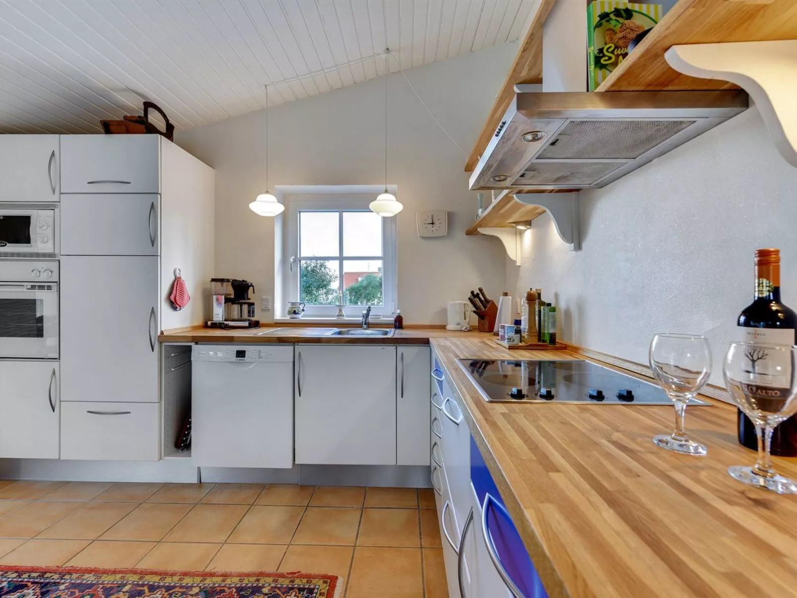 "Vivina" - 250m from the sea-Binnen