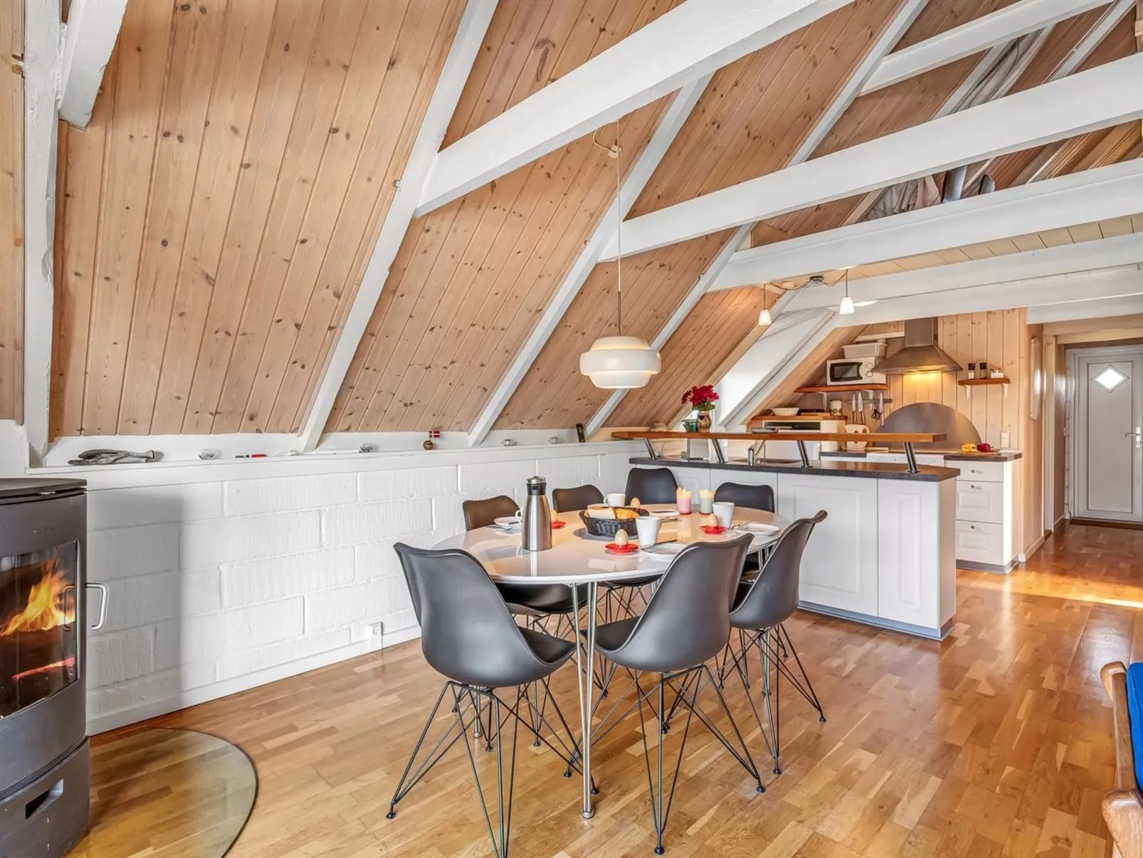 "Hemfrith" - 800m to the fjord-Binnen