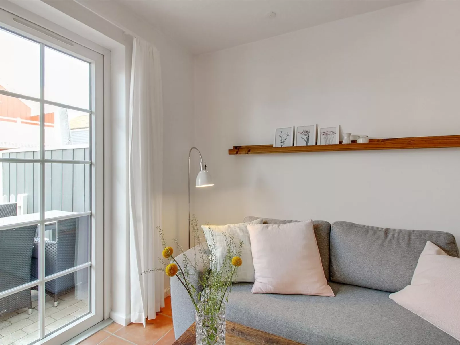 "Vinny" - 1.2km from the sea-Binnen