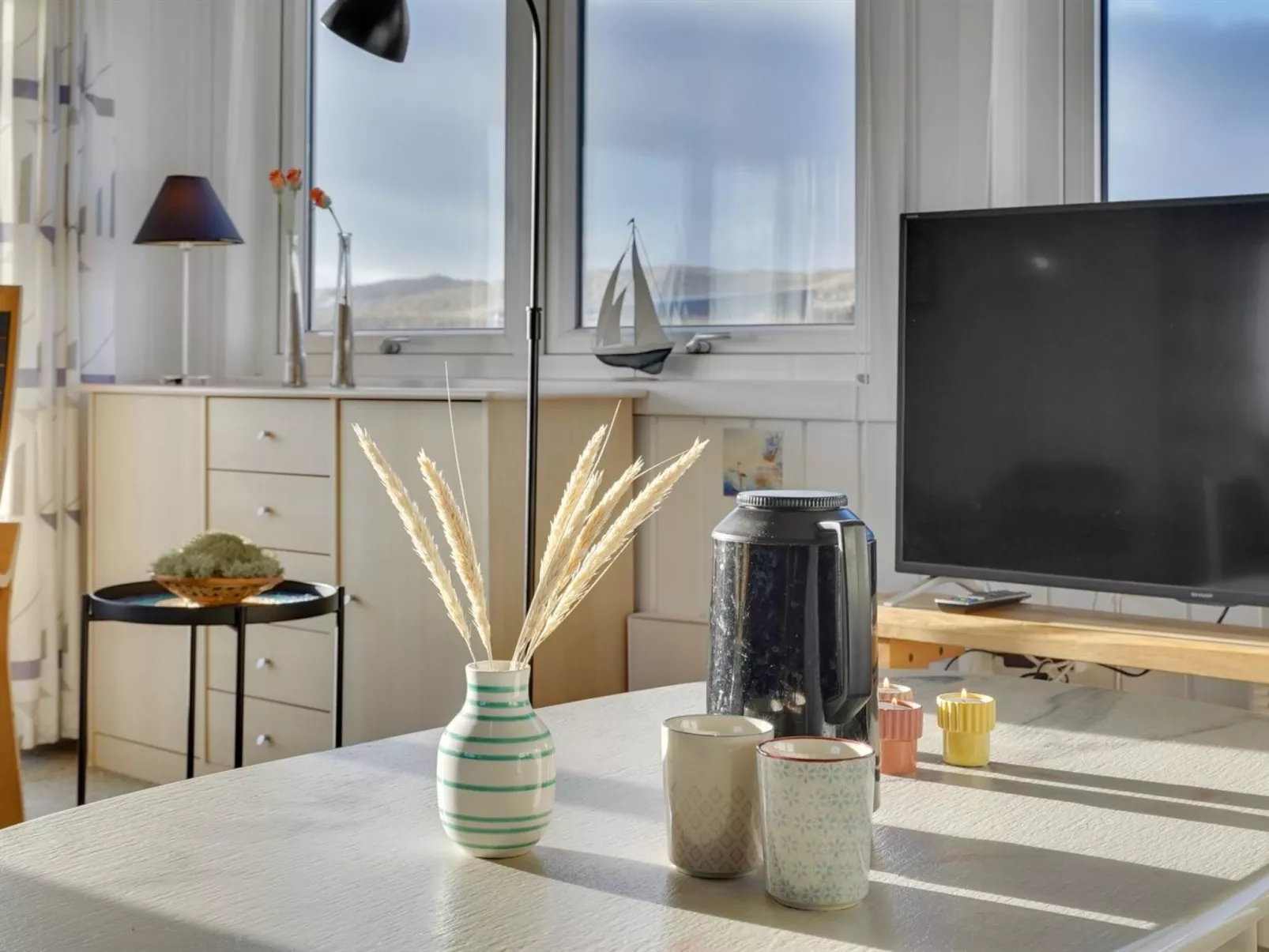 "Ozeana" -  from the sea-Binnen