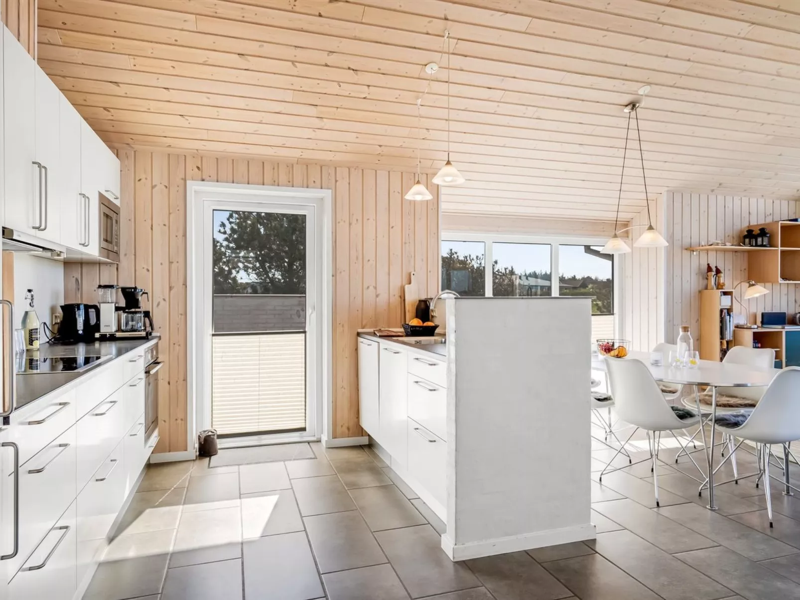 "Hornbogi" - 300m from the sea-Binnen