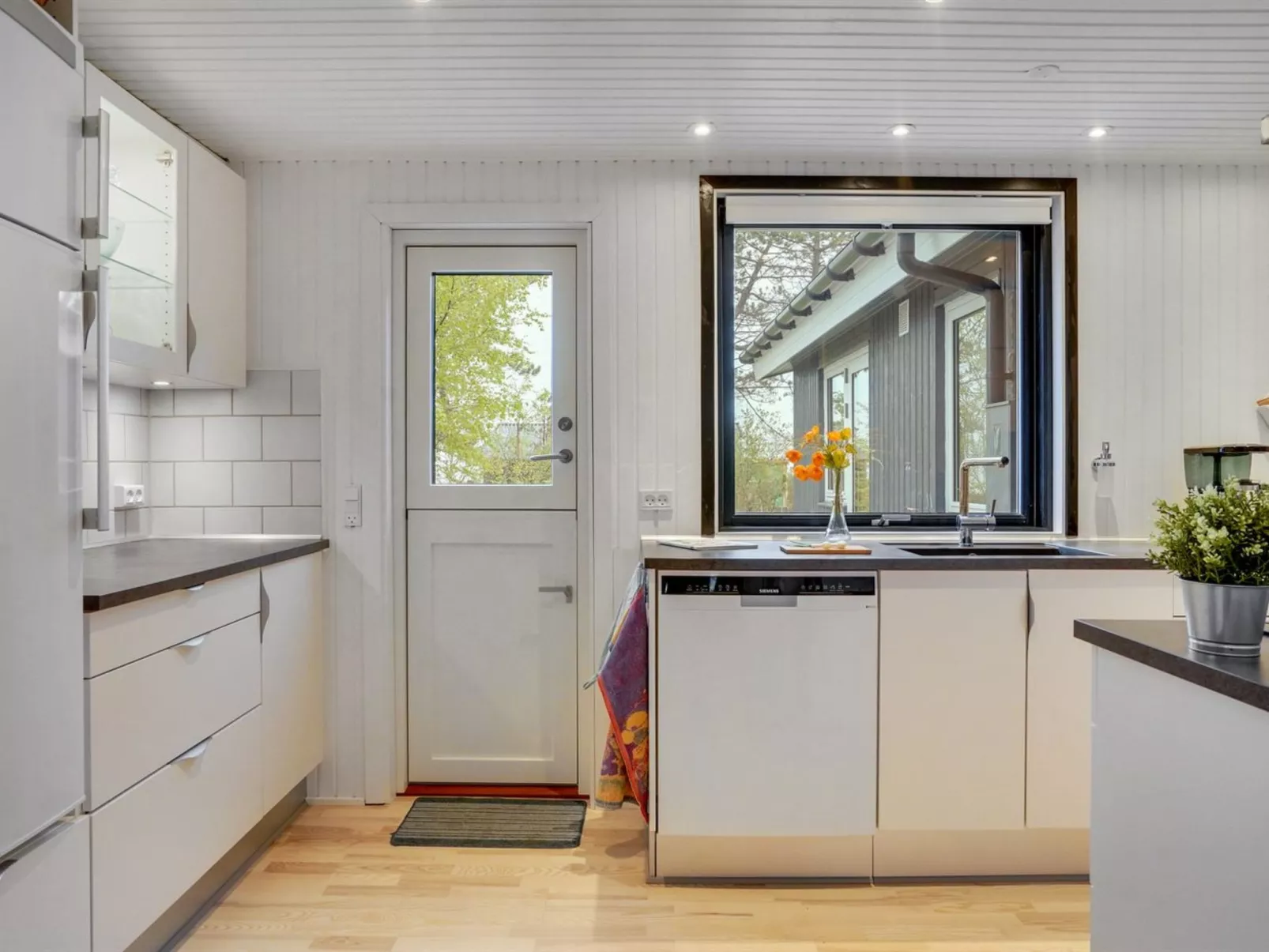 "Djuna" - 200m from the sea-Binnen