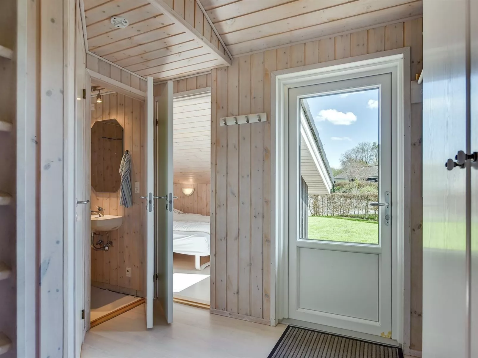 "Enja" - 150m from the sea-Binnen