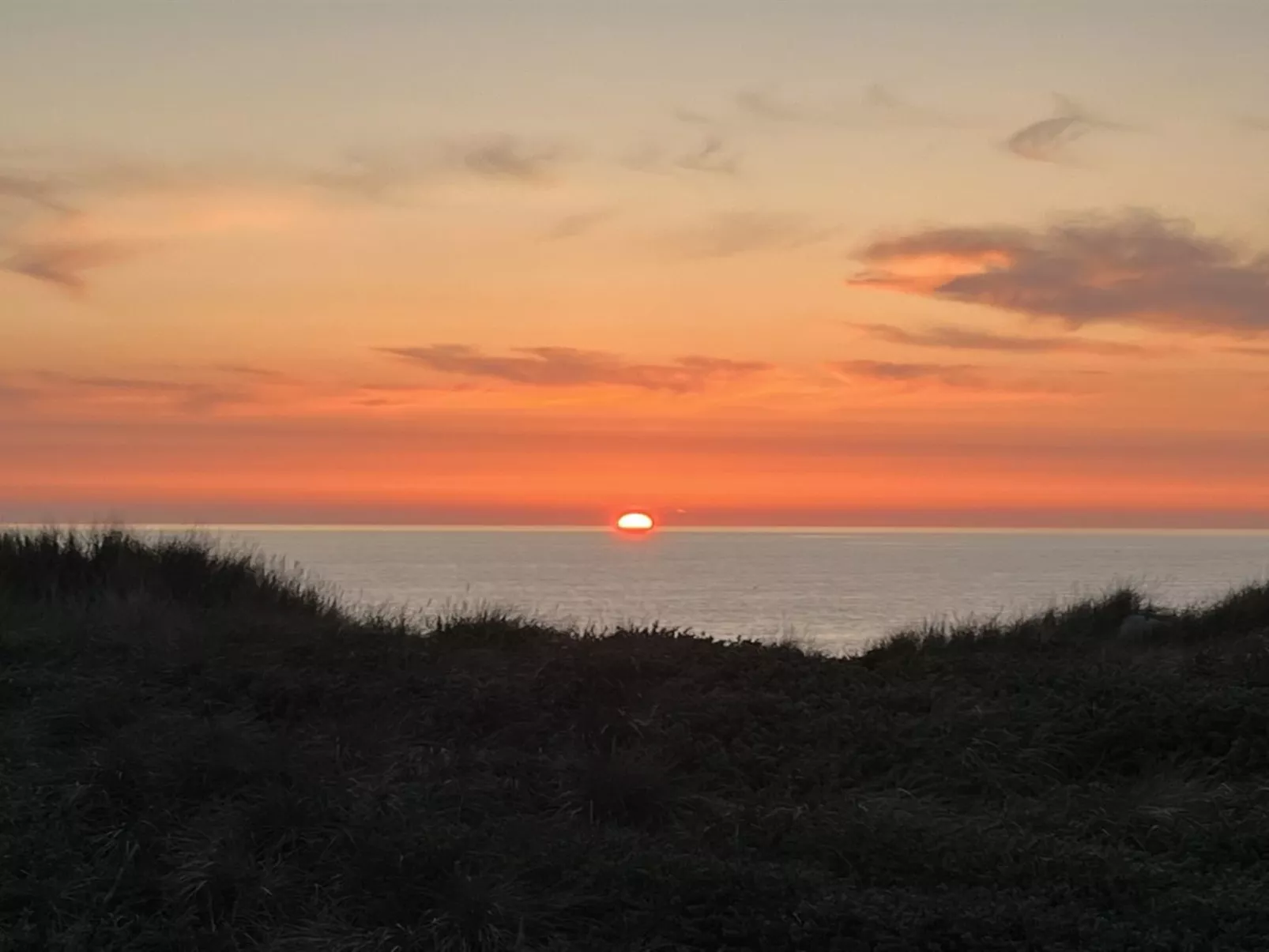 "Erwith" - 50m from the sea-Buiten