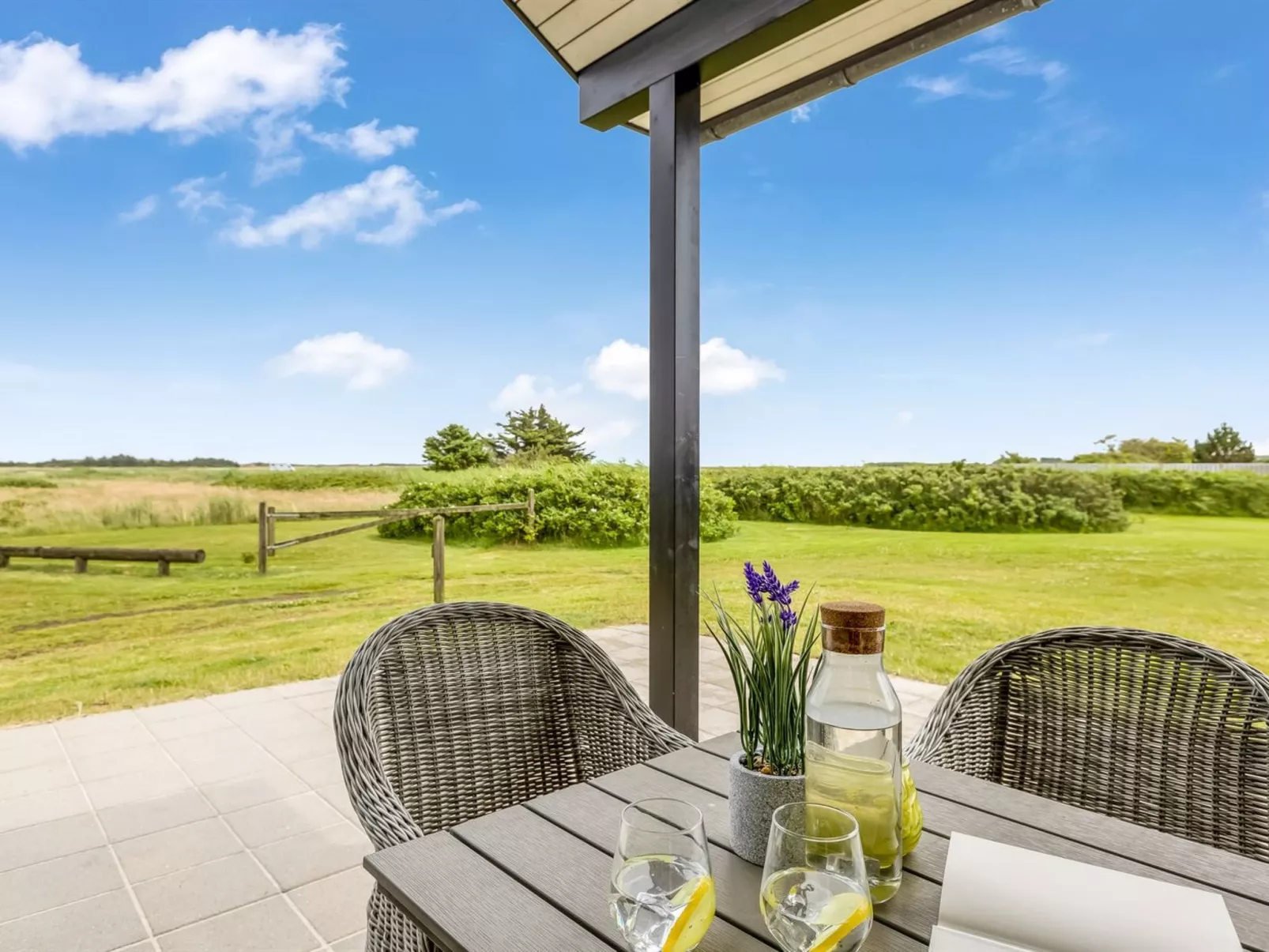 "Mara" -  from the sea-Buiten