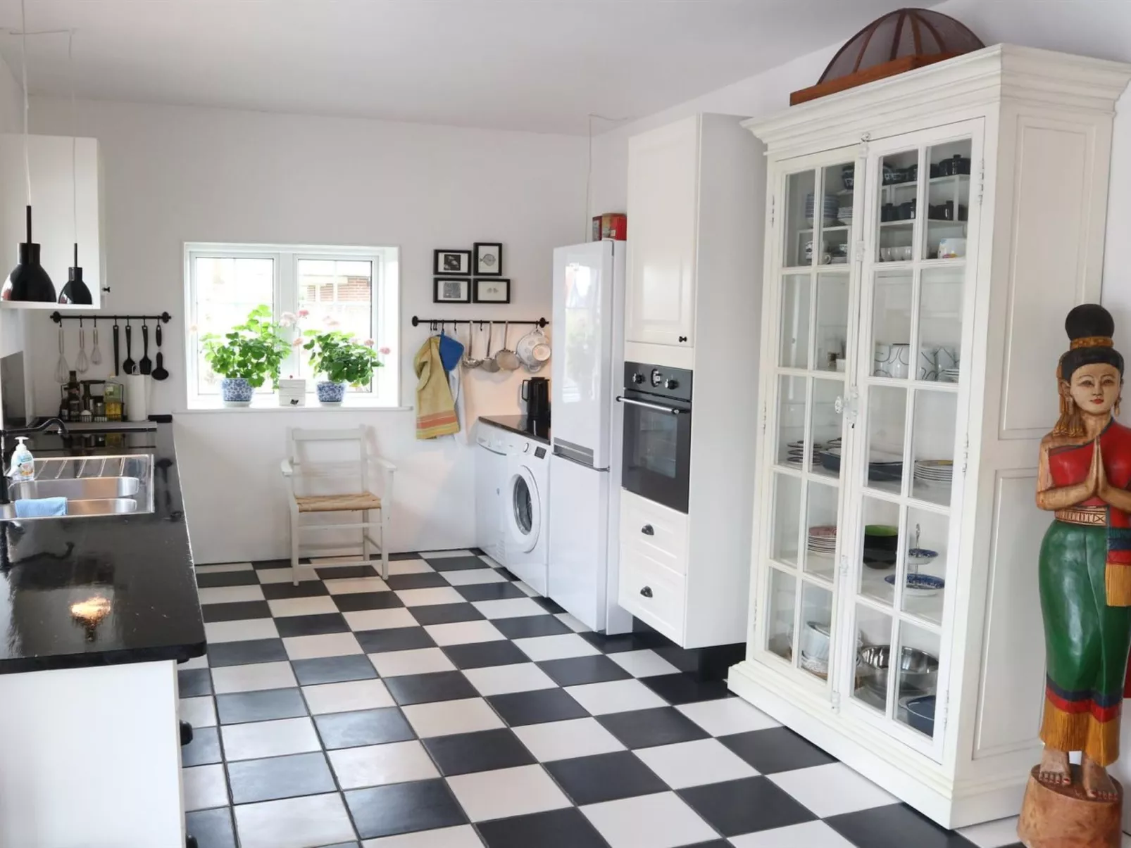 "Fridoline" - 150m from the sea-Binnen