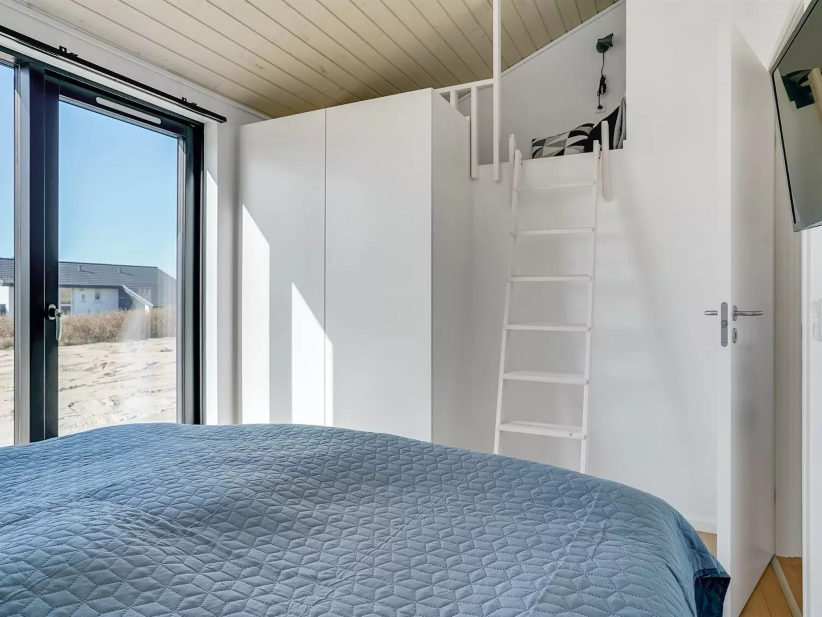 "Aiko" - 50m from the sea-Binnen