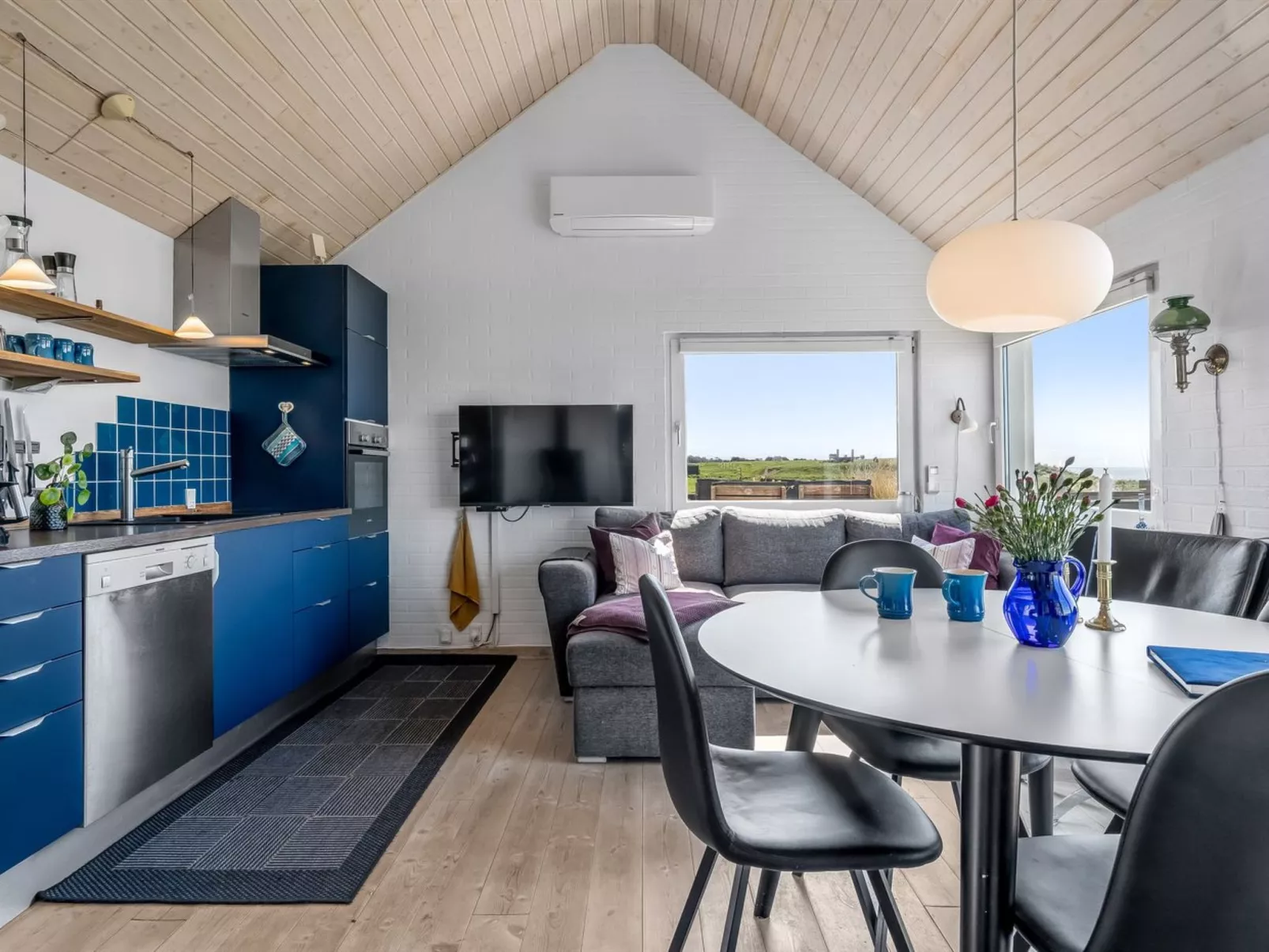 "Trifun" - 50m from the sea-Binnen