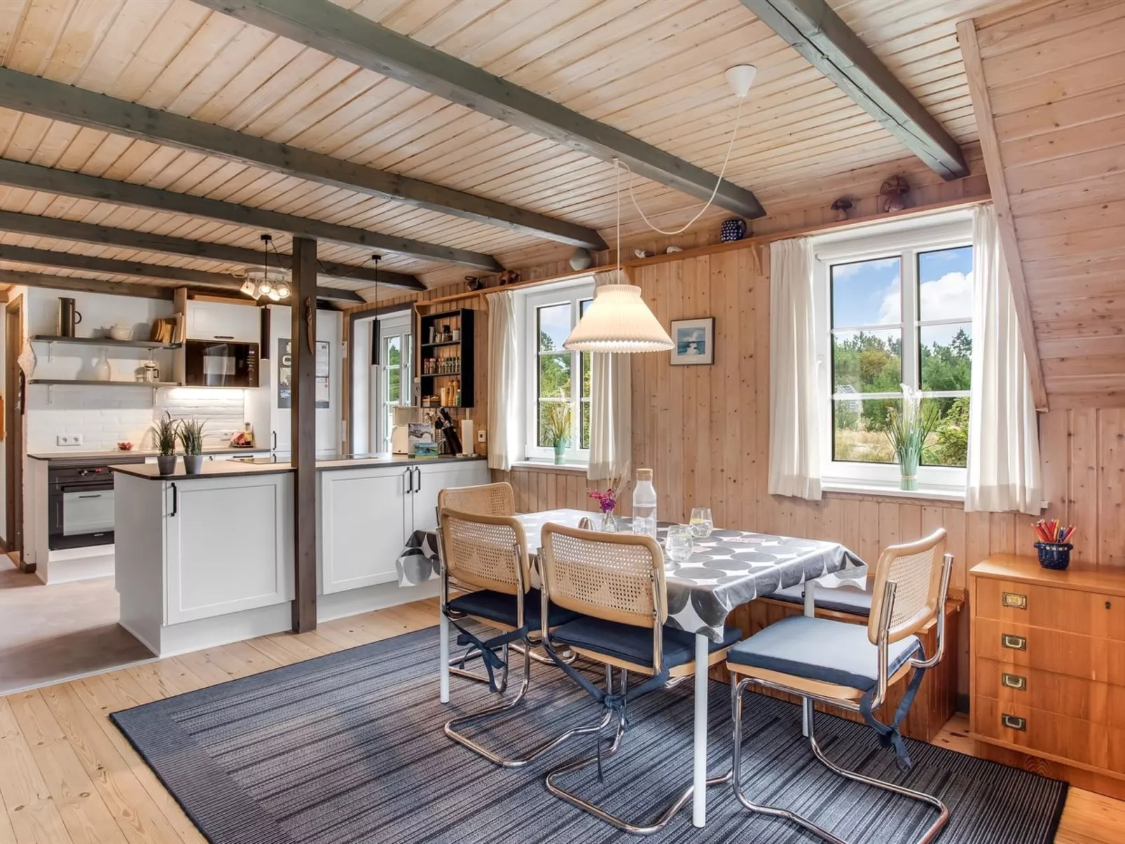 "Hakun" - 4km from the sea-Binnen