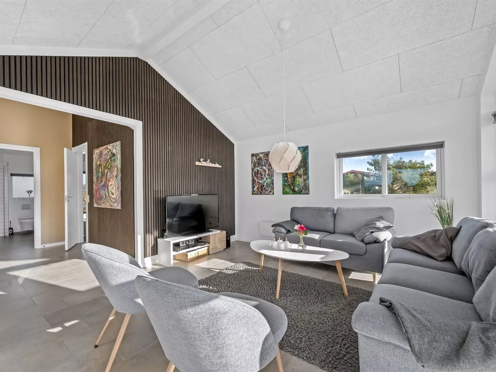 "Niesina" -  from the sea-Binnen