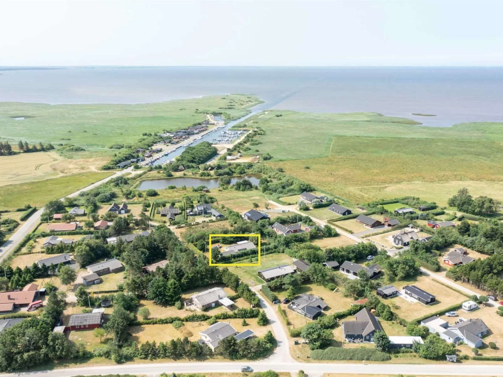 "Anabella" - 400m to the fjord-Buiten