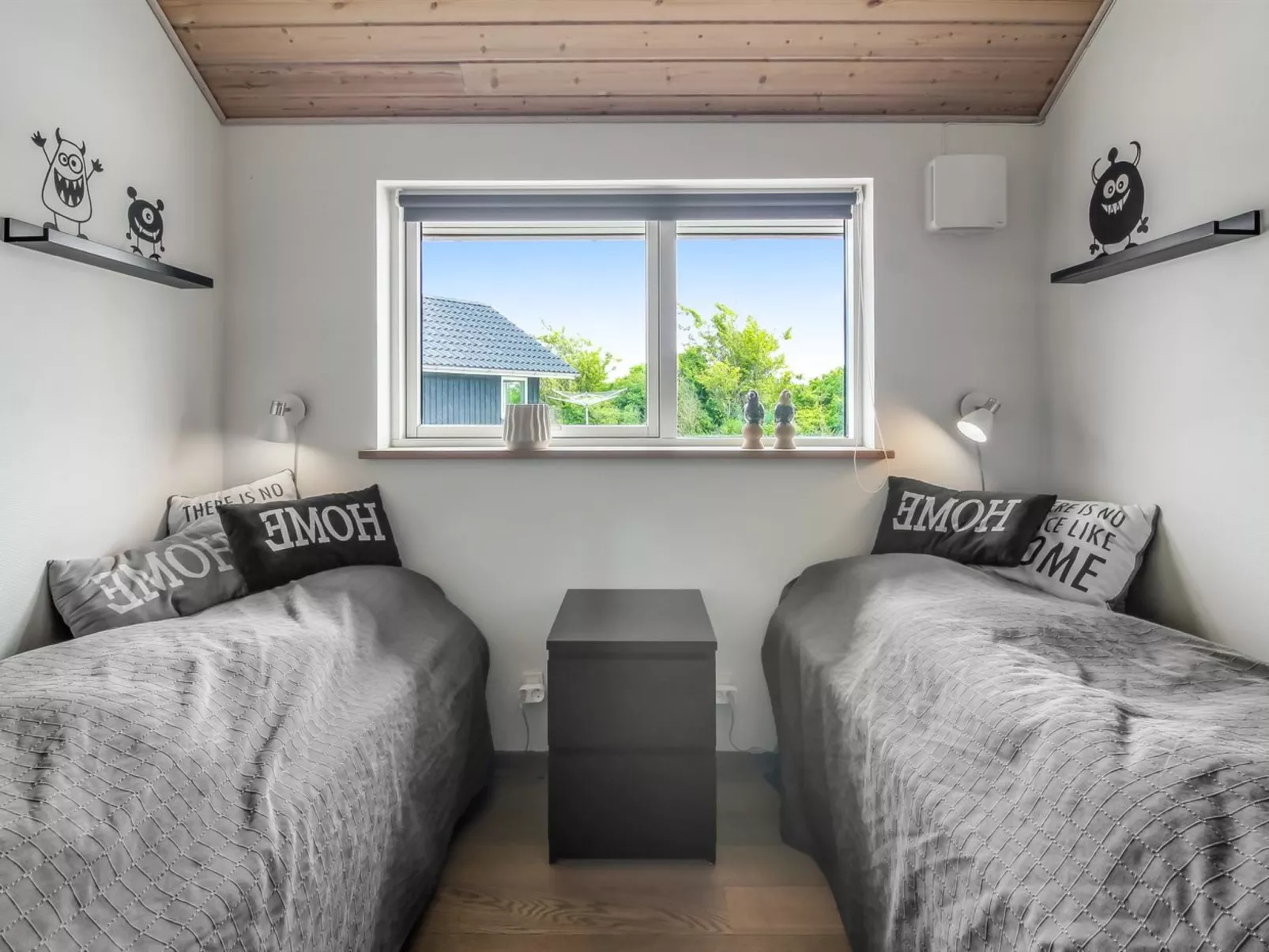 "Steen" - 800m from the sea-Binnen