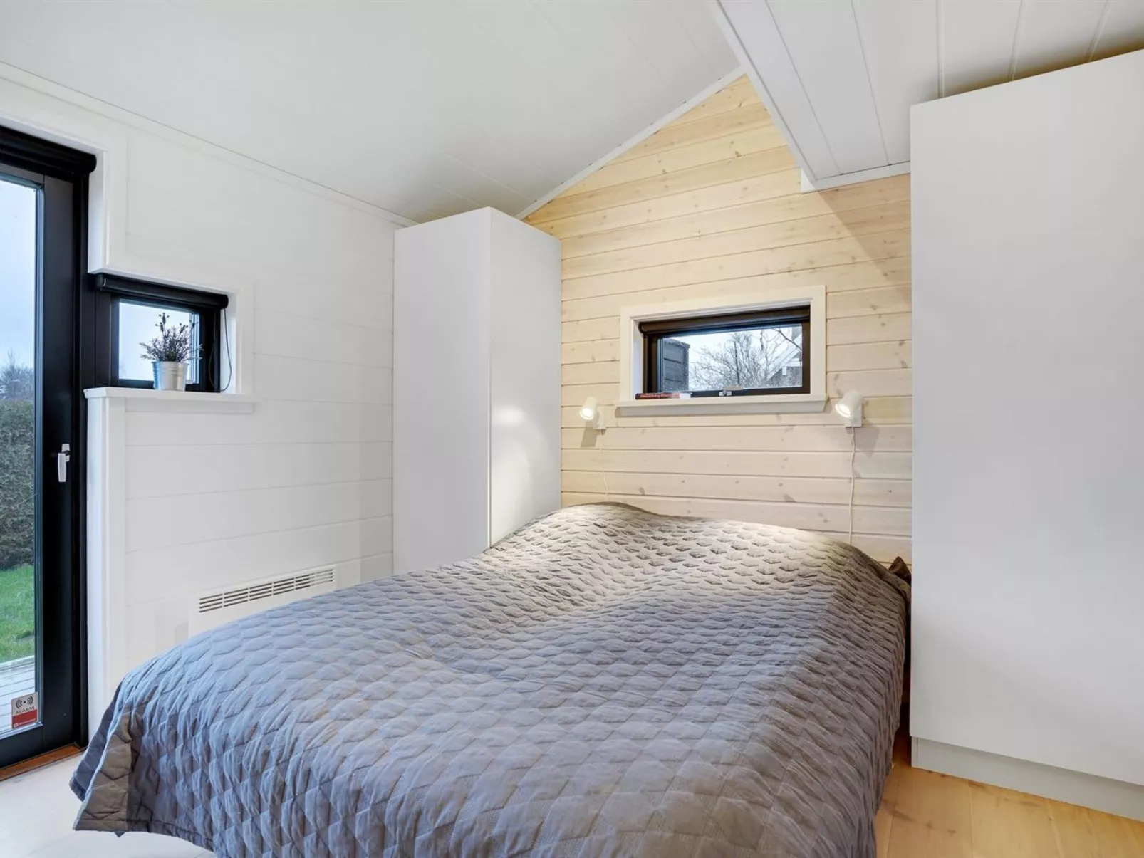 "Kjell" - 100m from the sea-Binnen