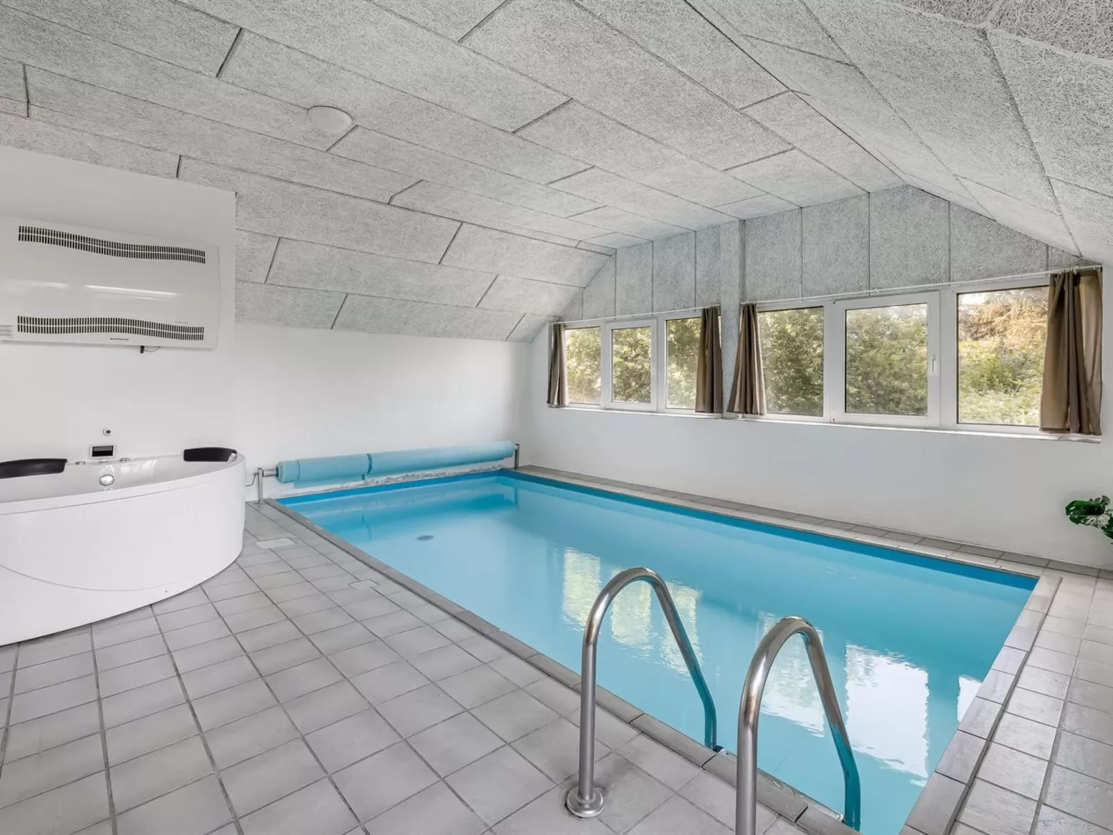 "Sylvi" - 1.7km from the sea-Buiten