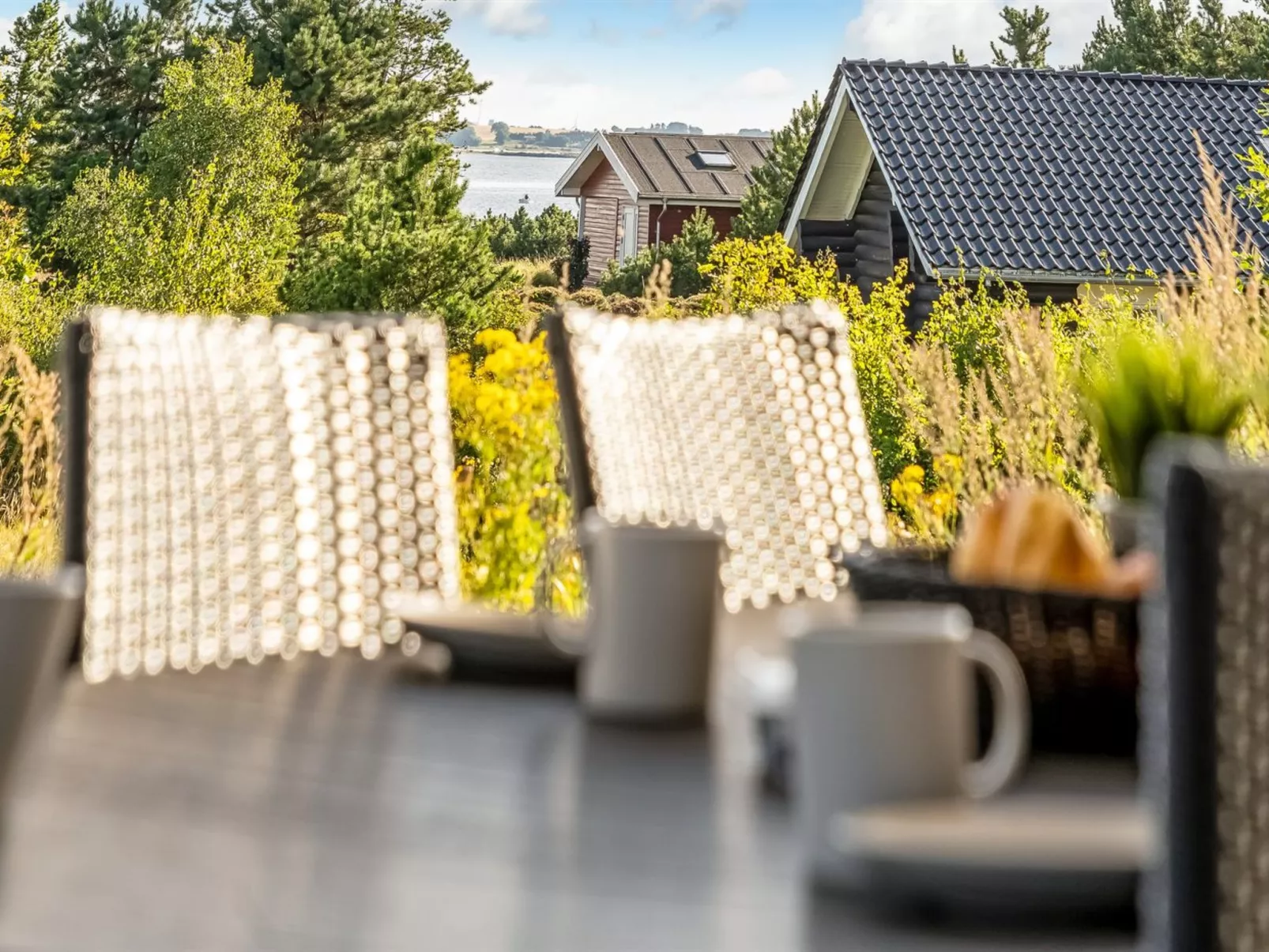 "Eljas" - 200m to the fjord-Buiten