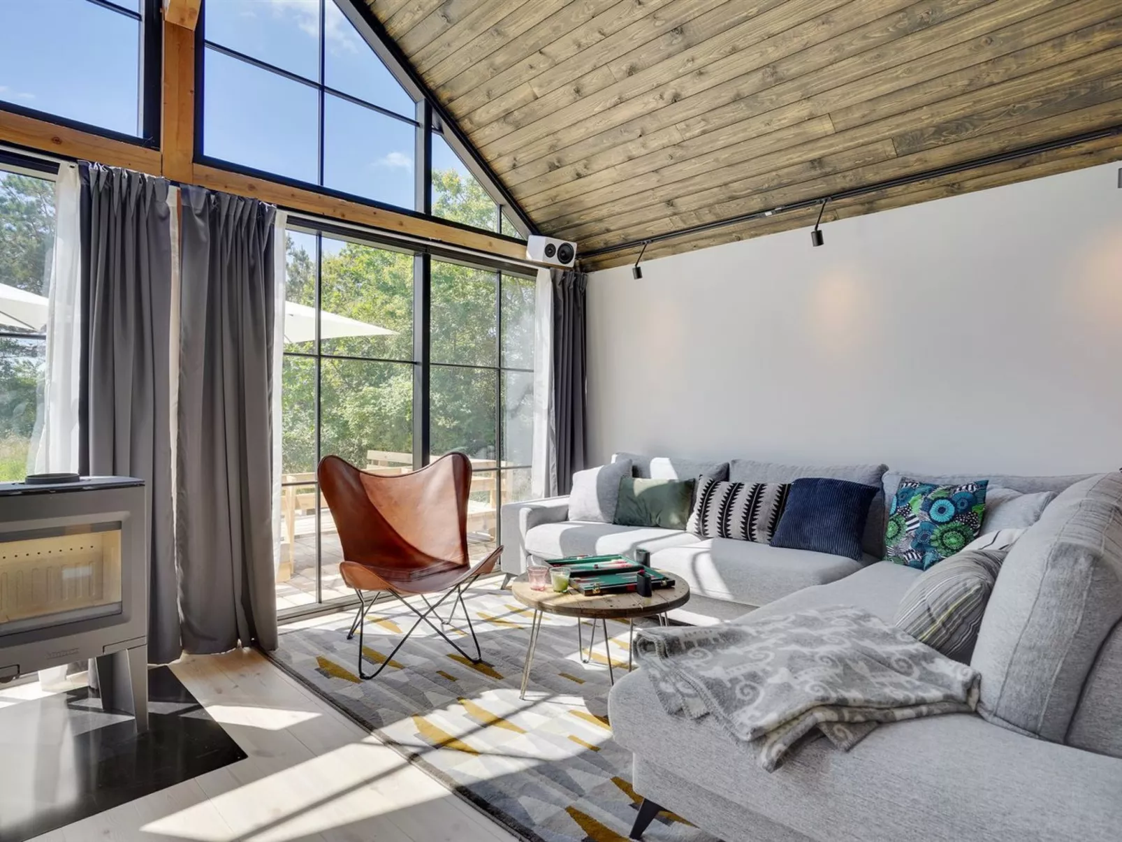 "Henrik" - 100m from the sea-Binnen