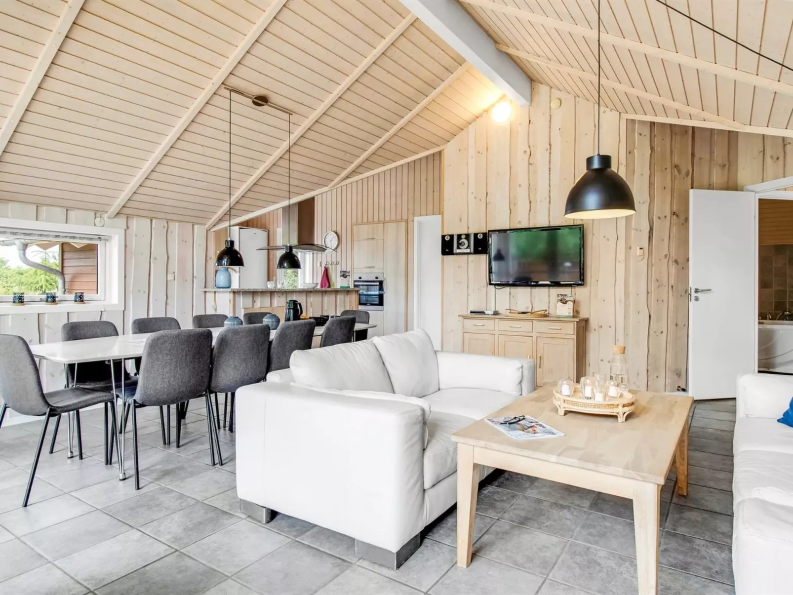 "Svenny" - 800m from the sea-Binnen