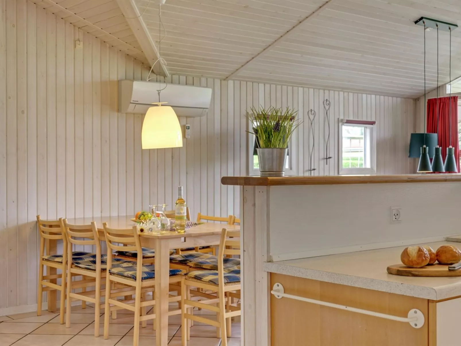 "Folke" - 250m from the sea-Binnen