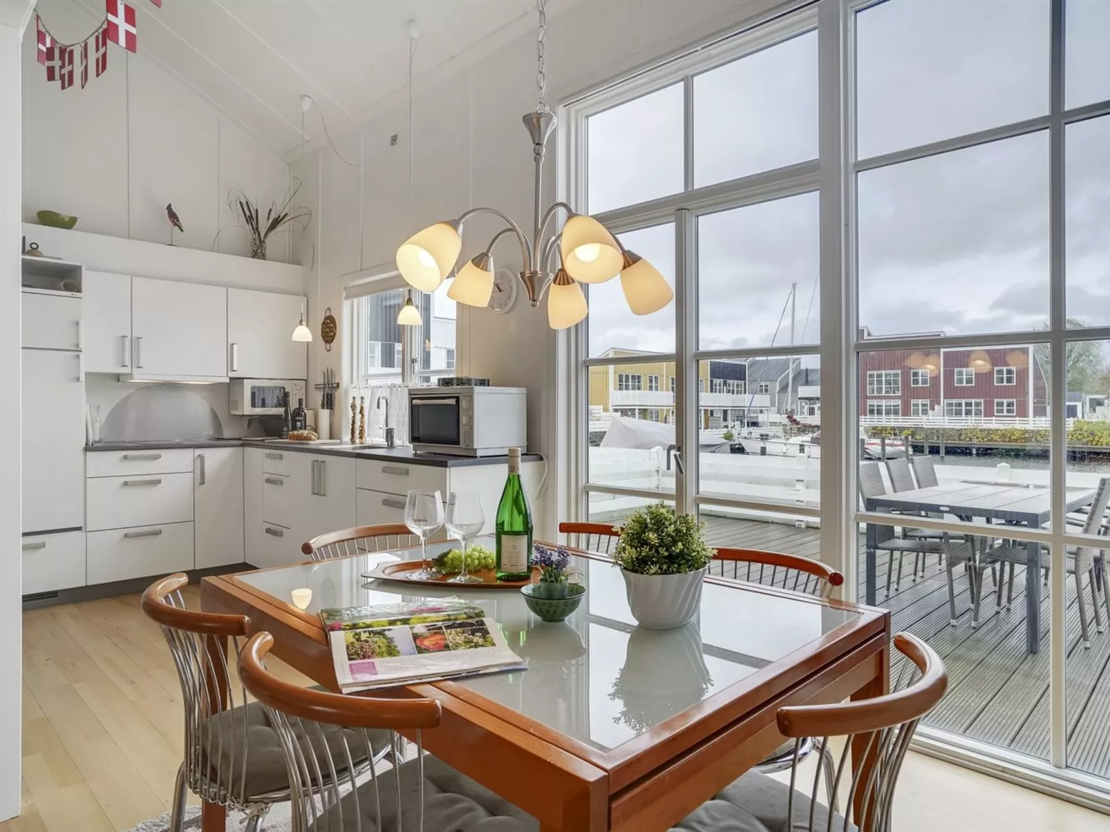 "Milo" - 5m from the sea-Binnen