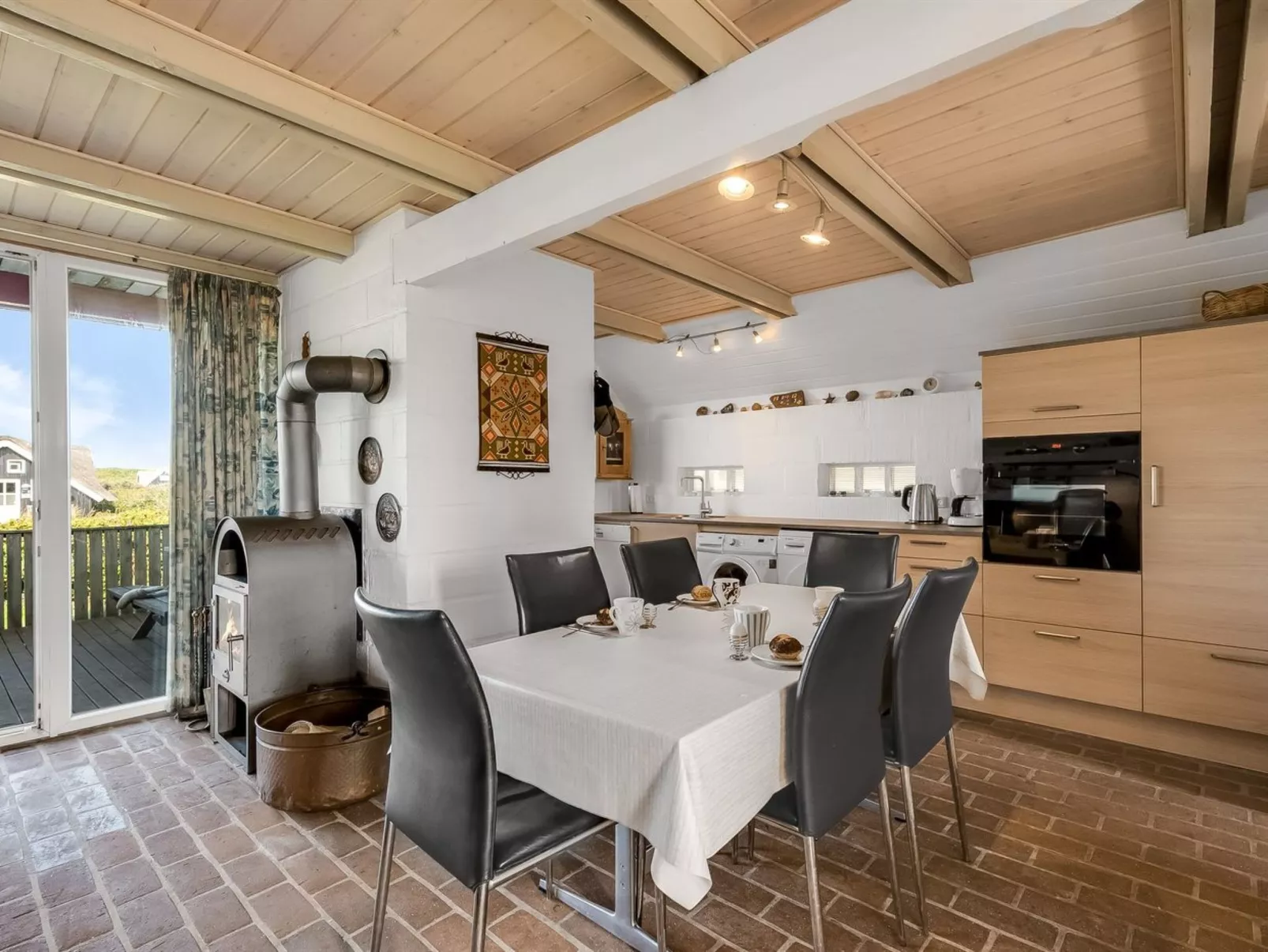 "Iines" - 200m from the sea-Binnen