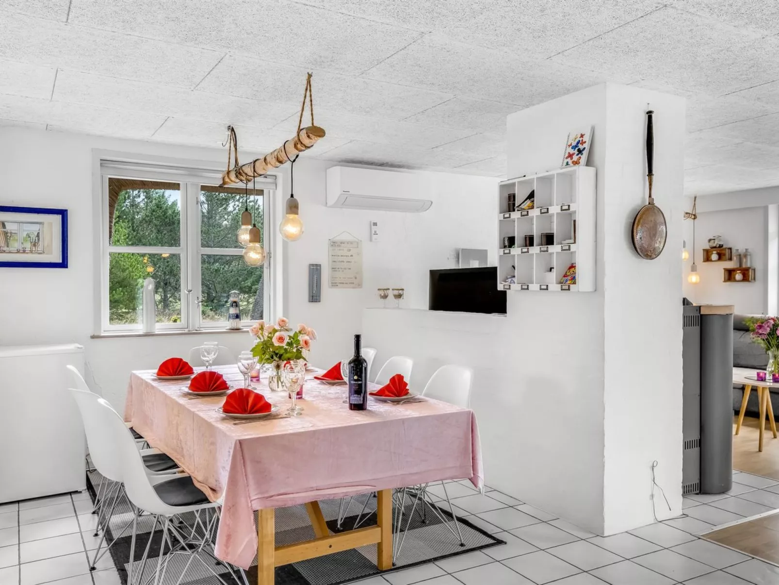 "Arja" - 2.2km from the sea-Binnen