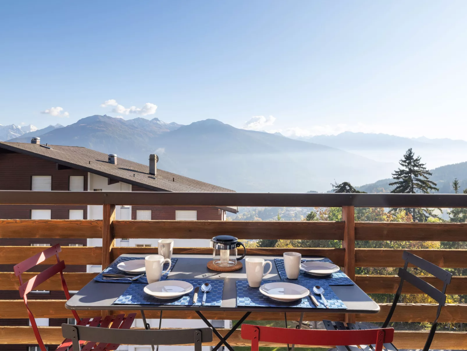 Belmont Est 80-Buiten