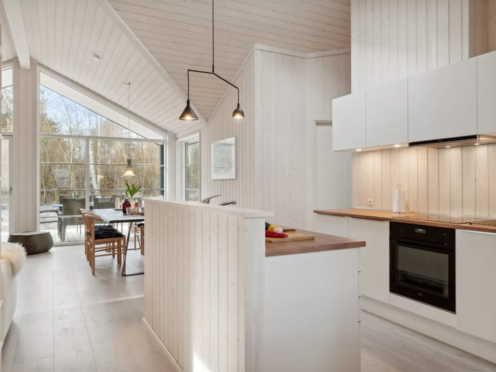 "Jonnhild" - 450m from the sea-Binnen