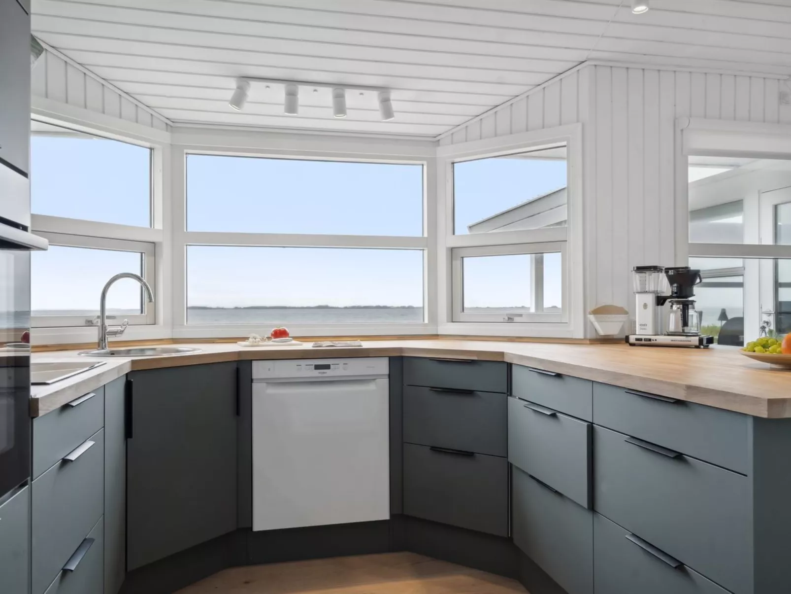 "Arnwith" - 20m from the sea-Binnen