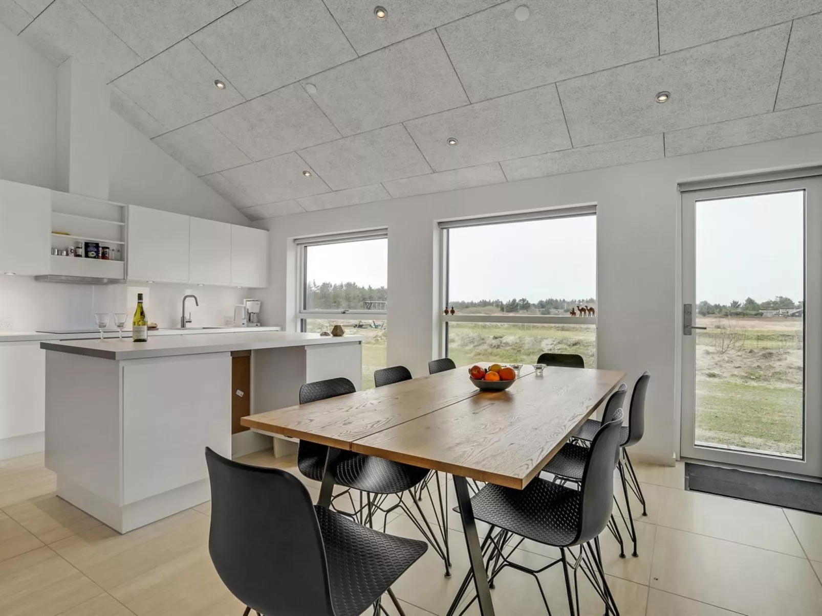 "Tatiane" - 1.5km from the sea-Binnen