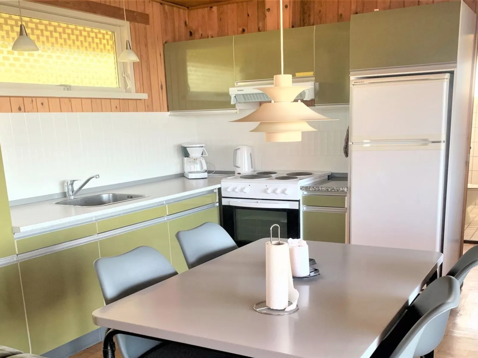 "Miriam" - 300m from the sea-Binnen