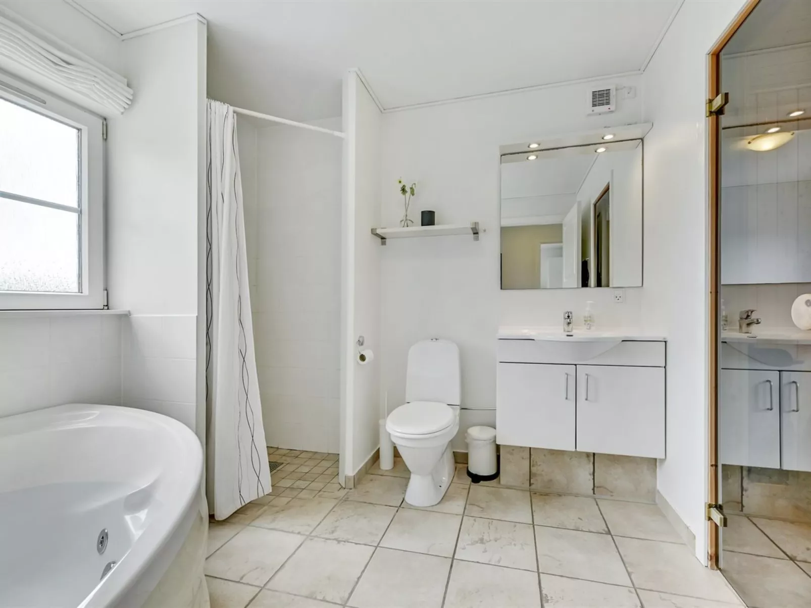 "Bleike" - 250m from the sea-Binnen