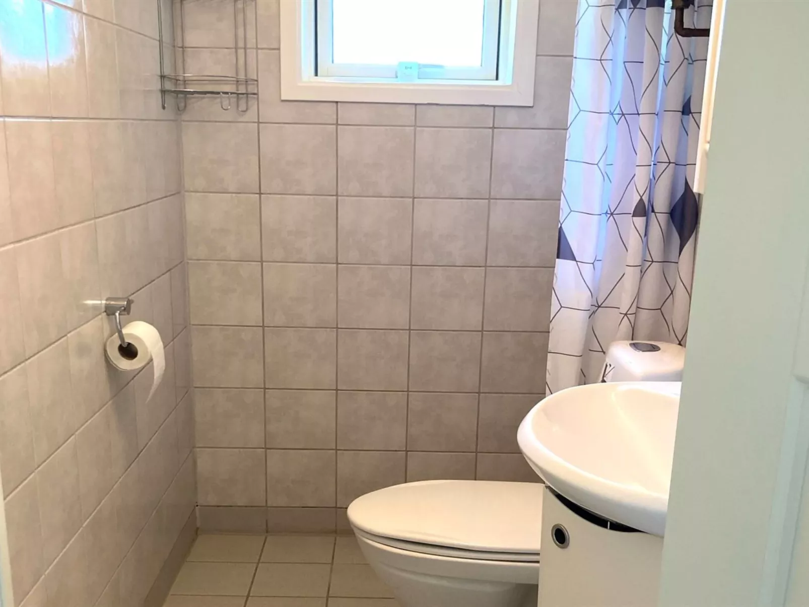 "Jeip" - 400m to the fjord-Binnen