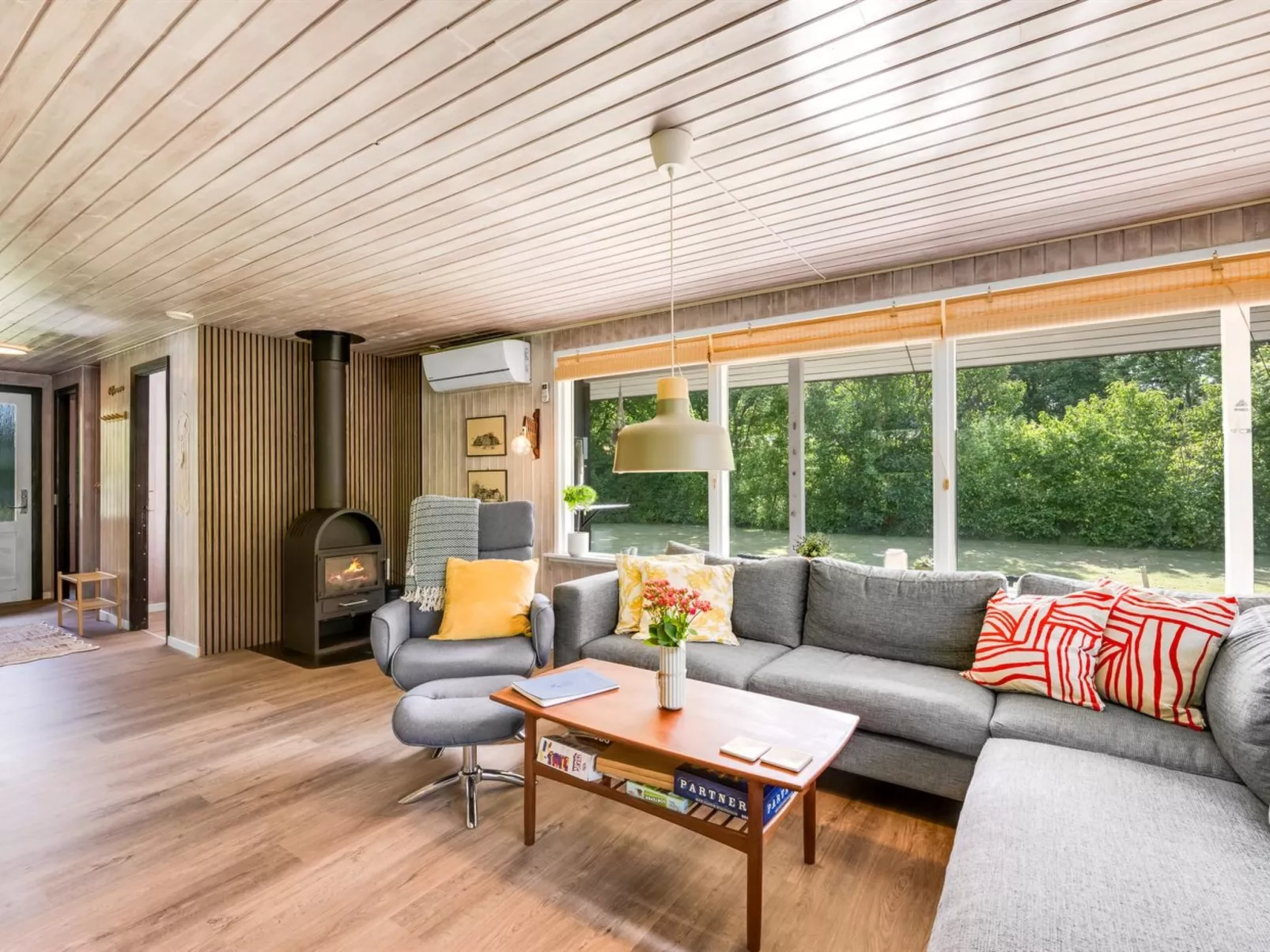 "Nelina" - 950m to the fjord-Binnen