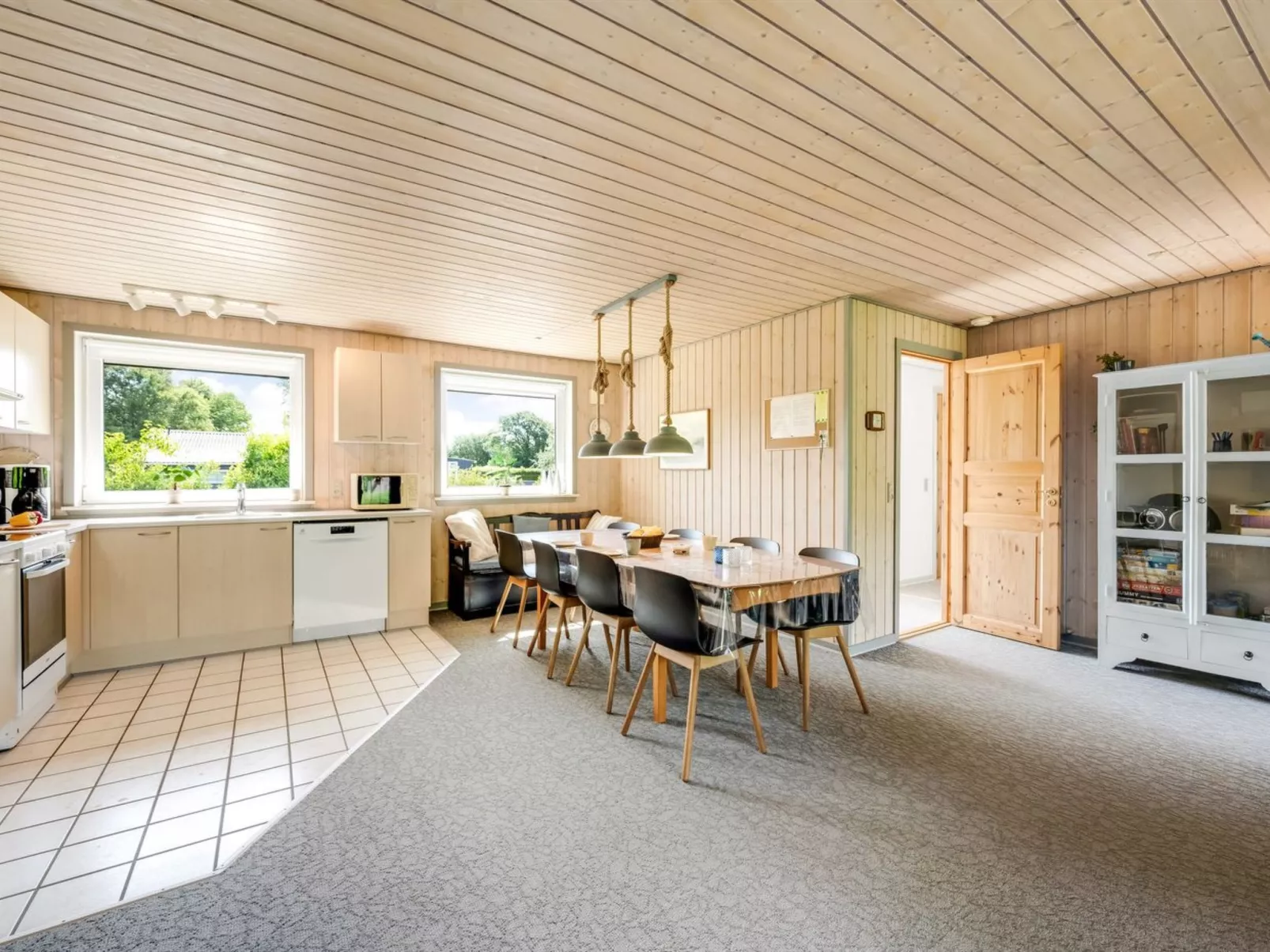 "Knag" - 800m to the fjord-Binnen