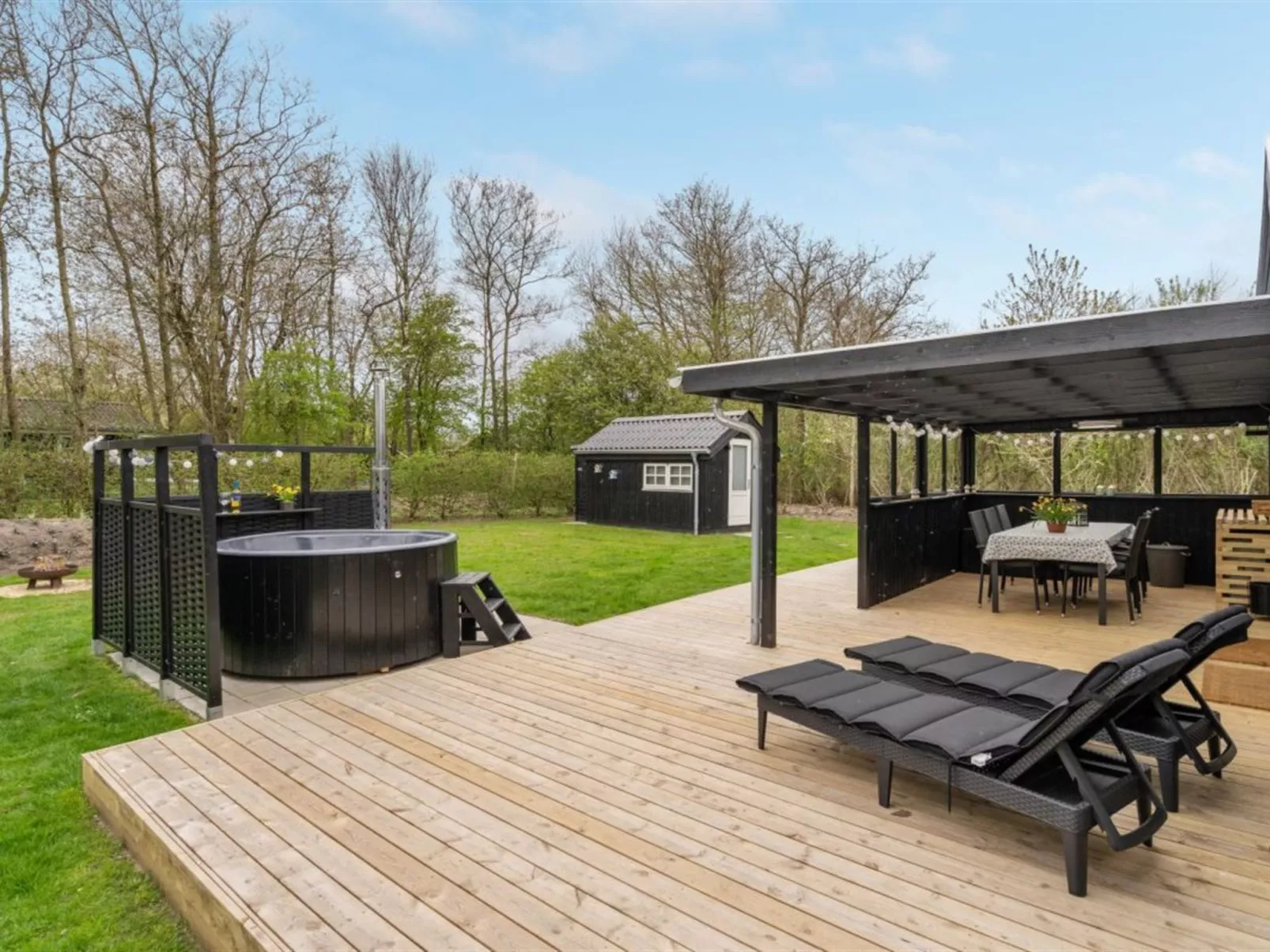 "Gustaf" - 400m to the fjord-Buiten